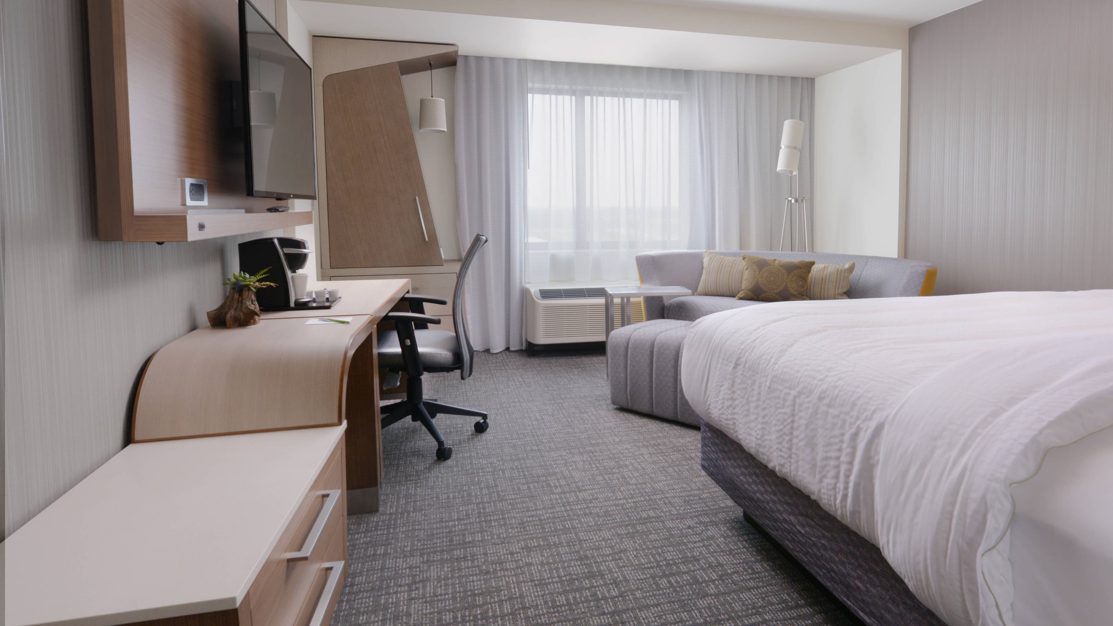 King Guest Room - Image 1