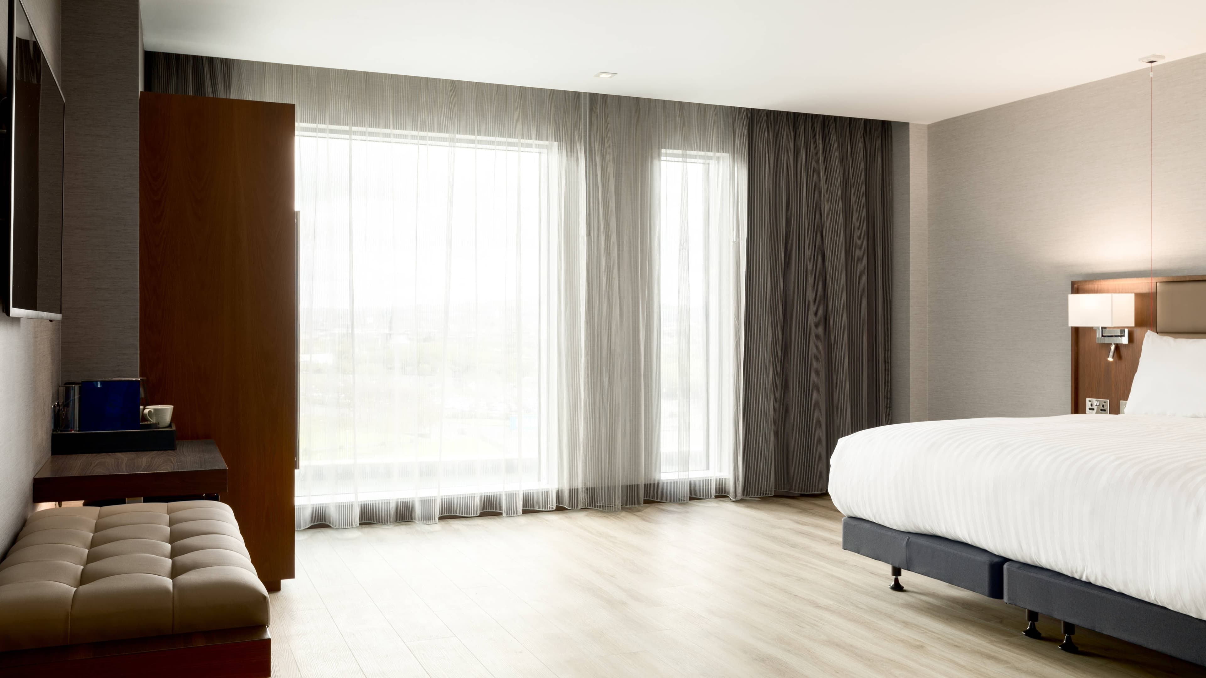 Standard King Room - Image 5