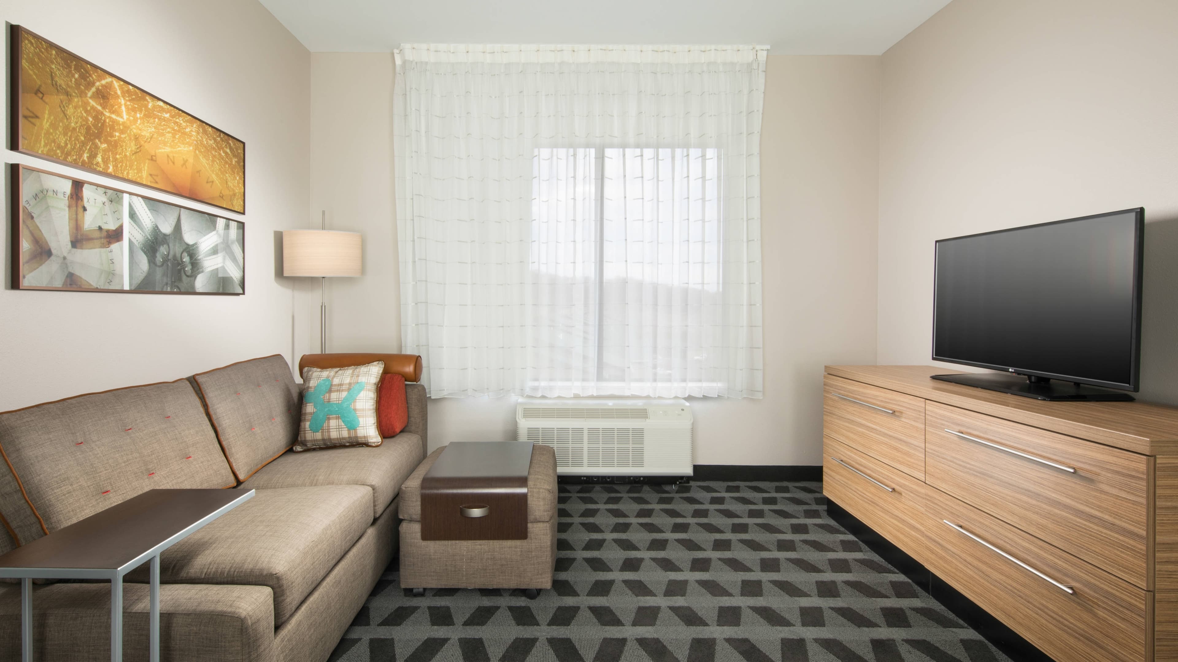 1 Bedroom Suite - Image 2