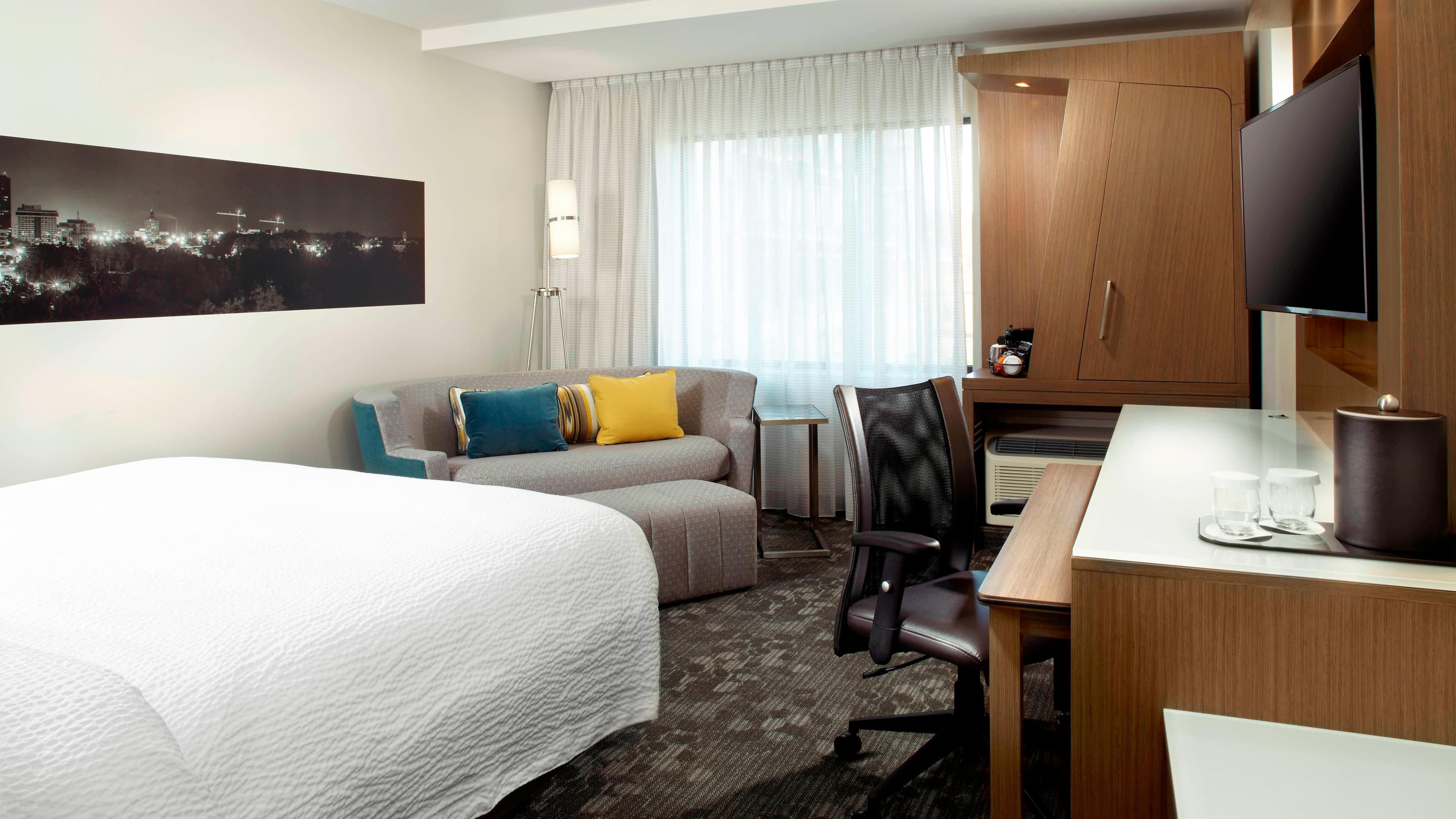 1 King Guest Room - Image 2