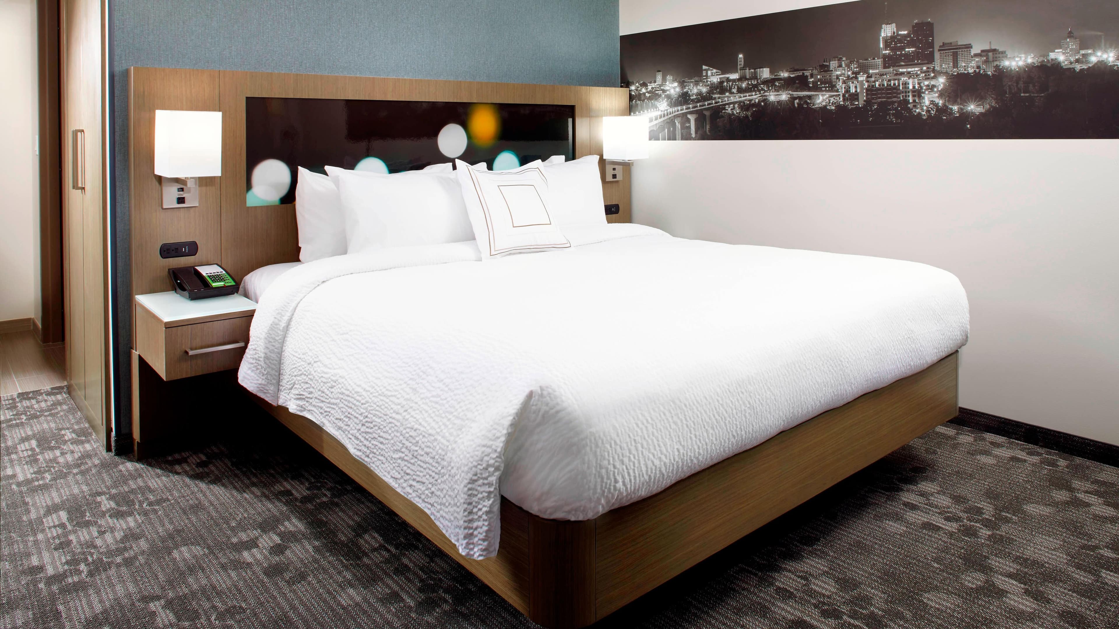 1 King Guest Room - Image 1