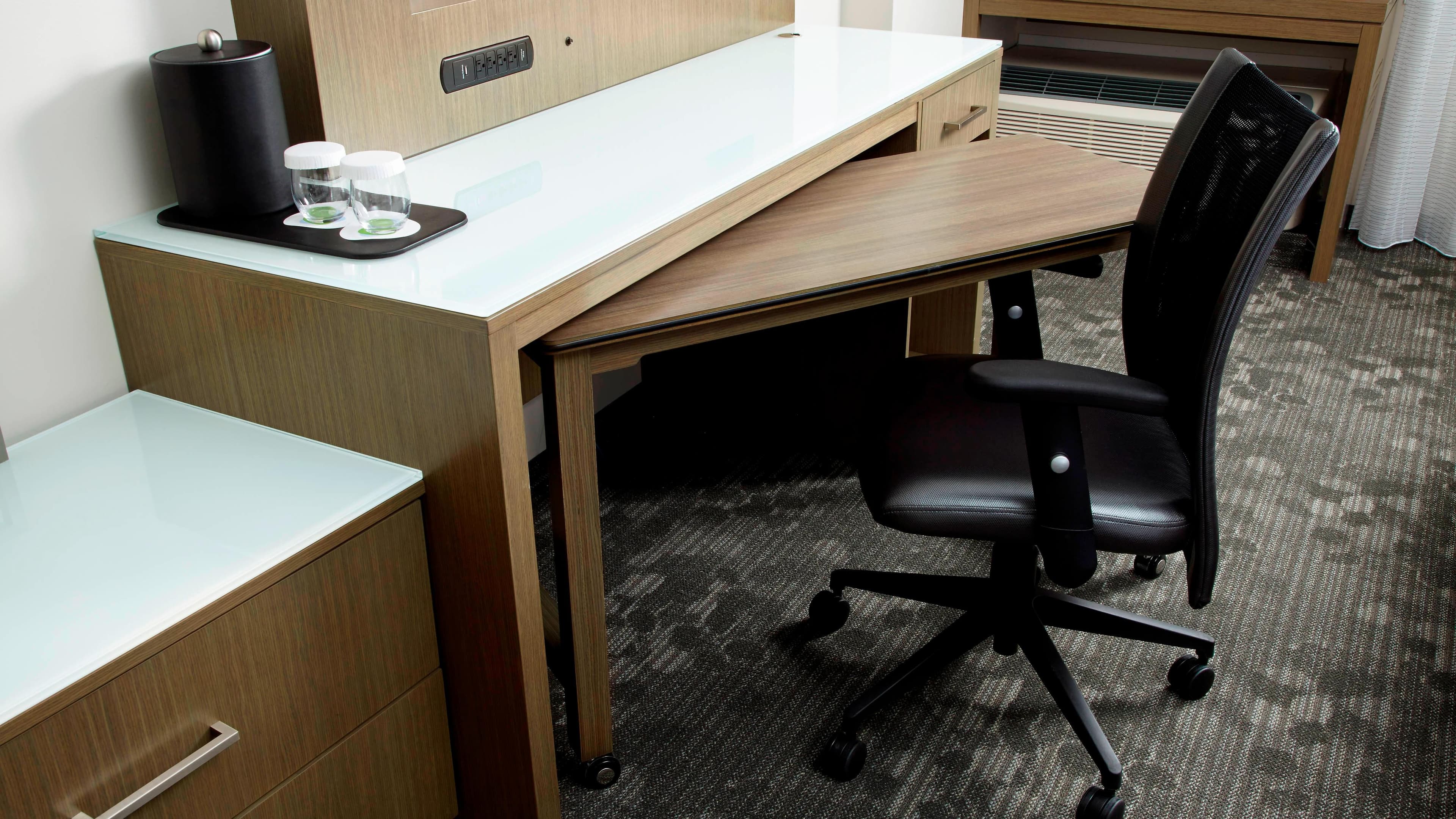 1 King Guest Room - Image 3