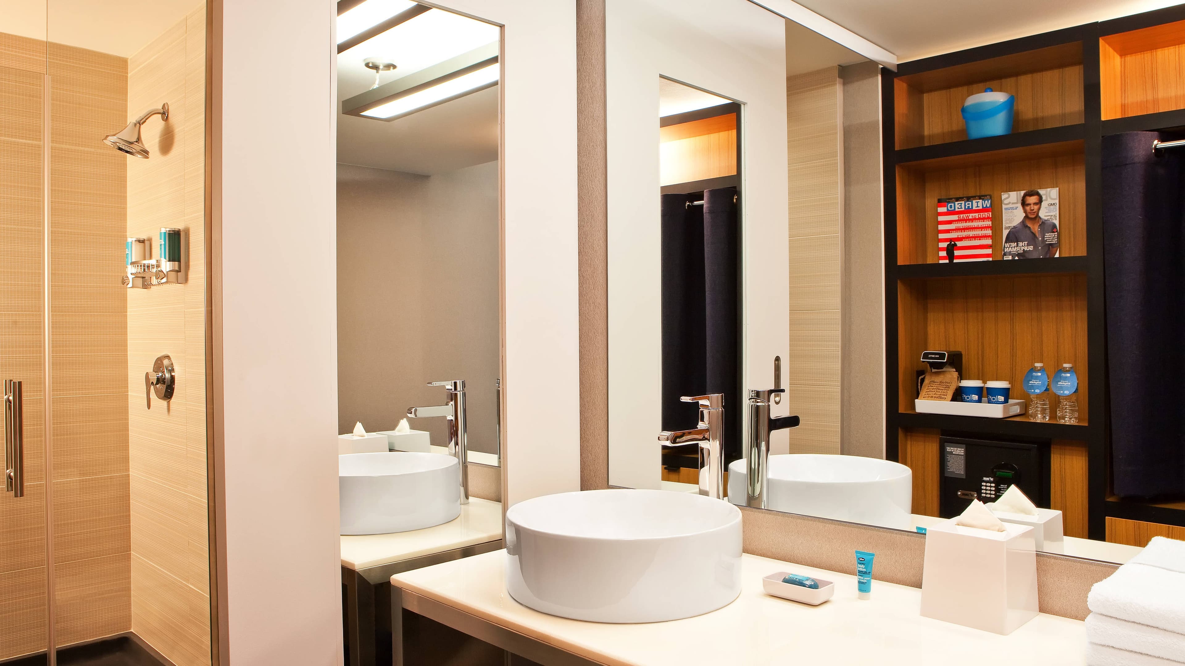 Traditional King Room - Image 6