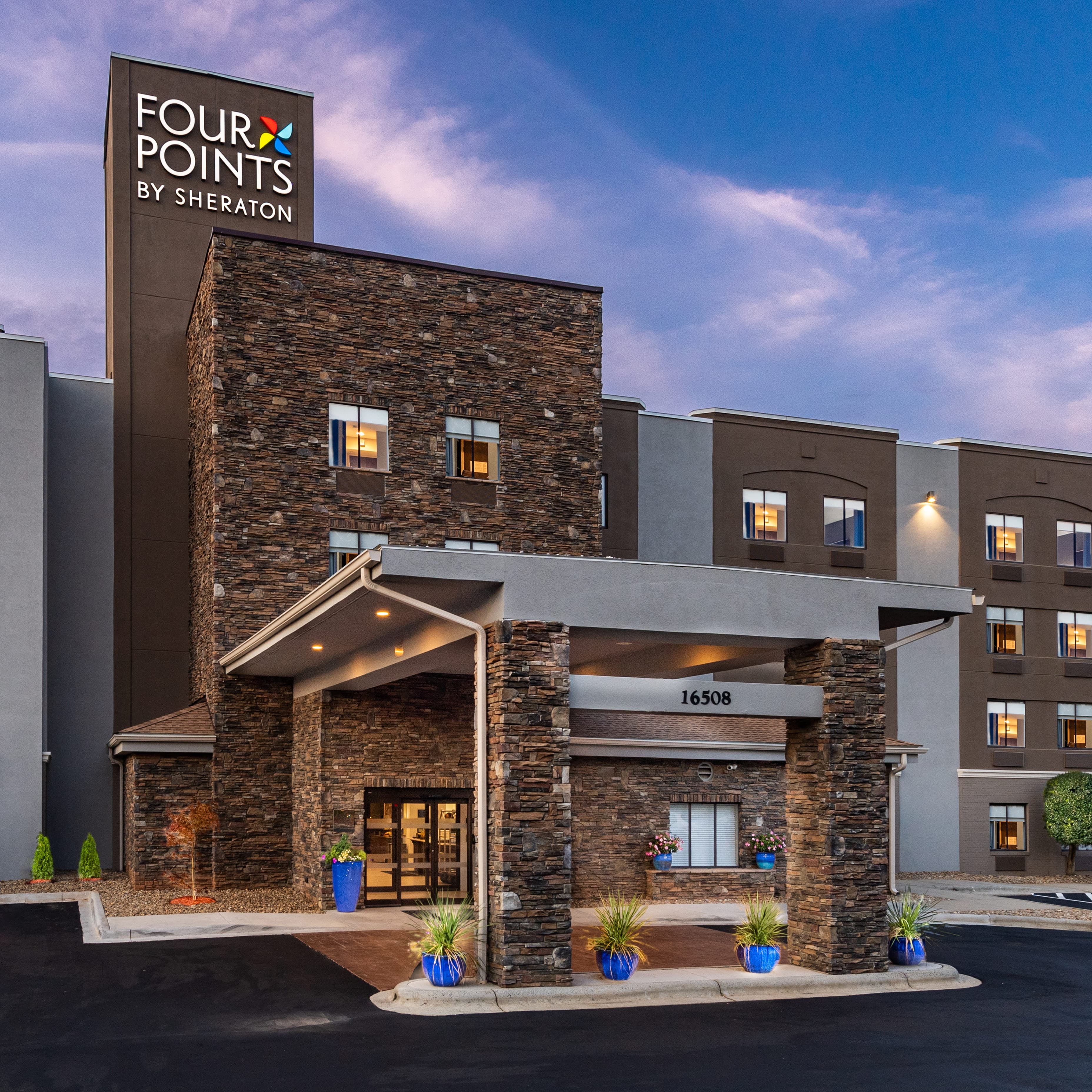 Four Points by Sheraton Charlotte - Lake Norman