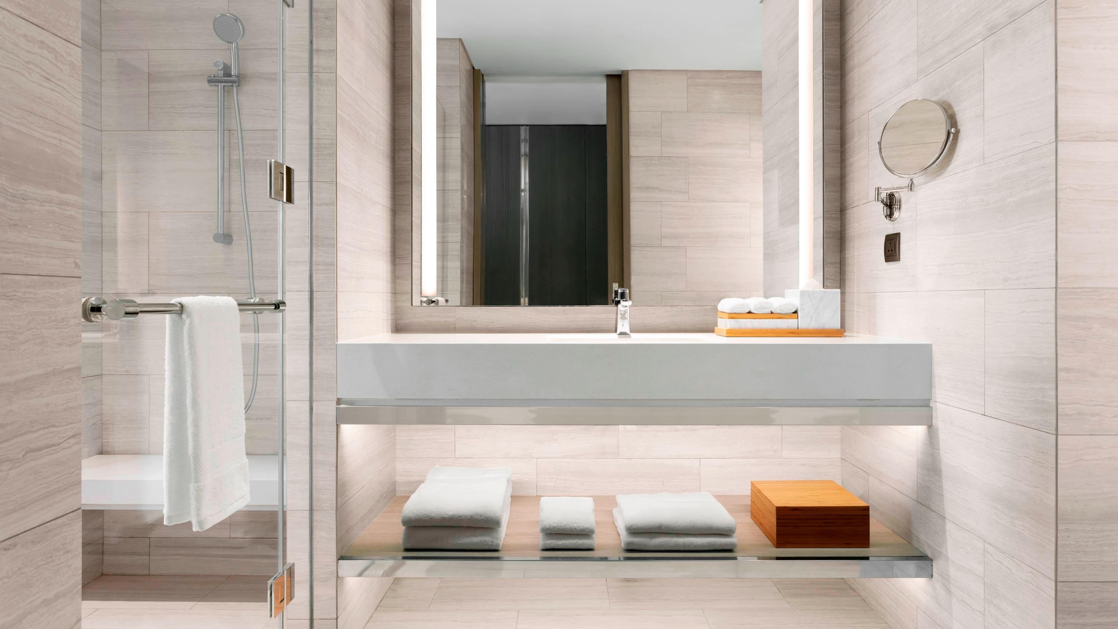 Deluxe Guest room - Image 4