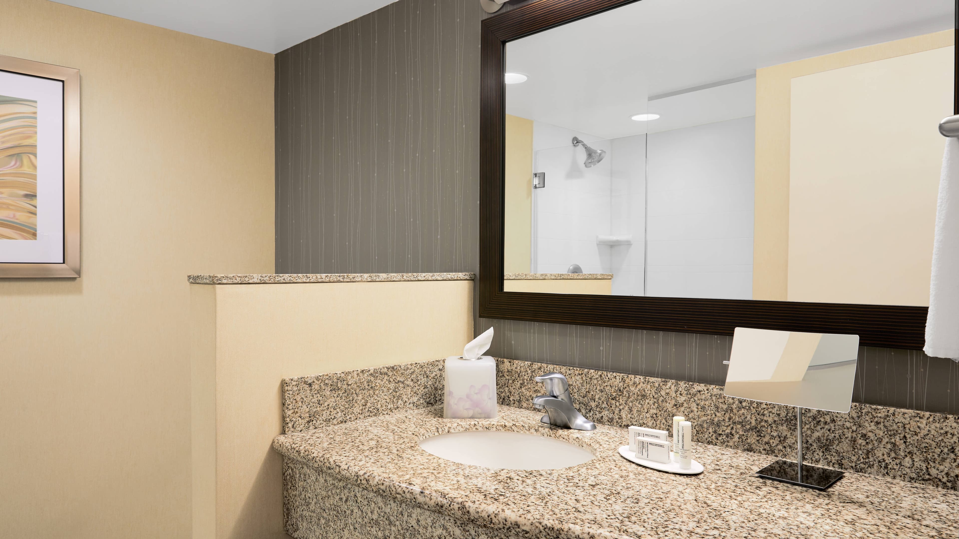 King Guest Room - Image 6