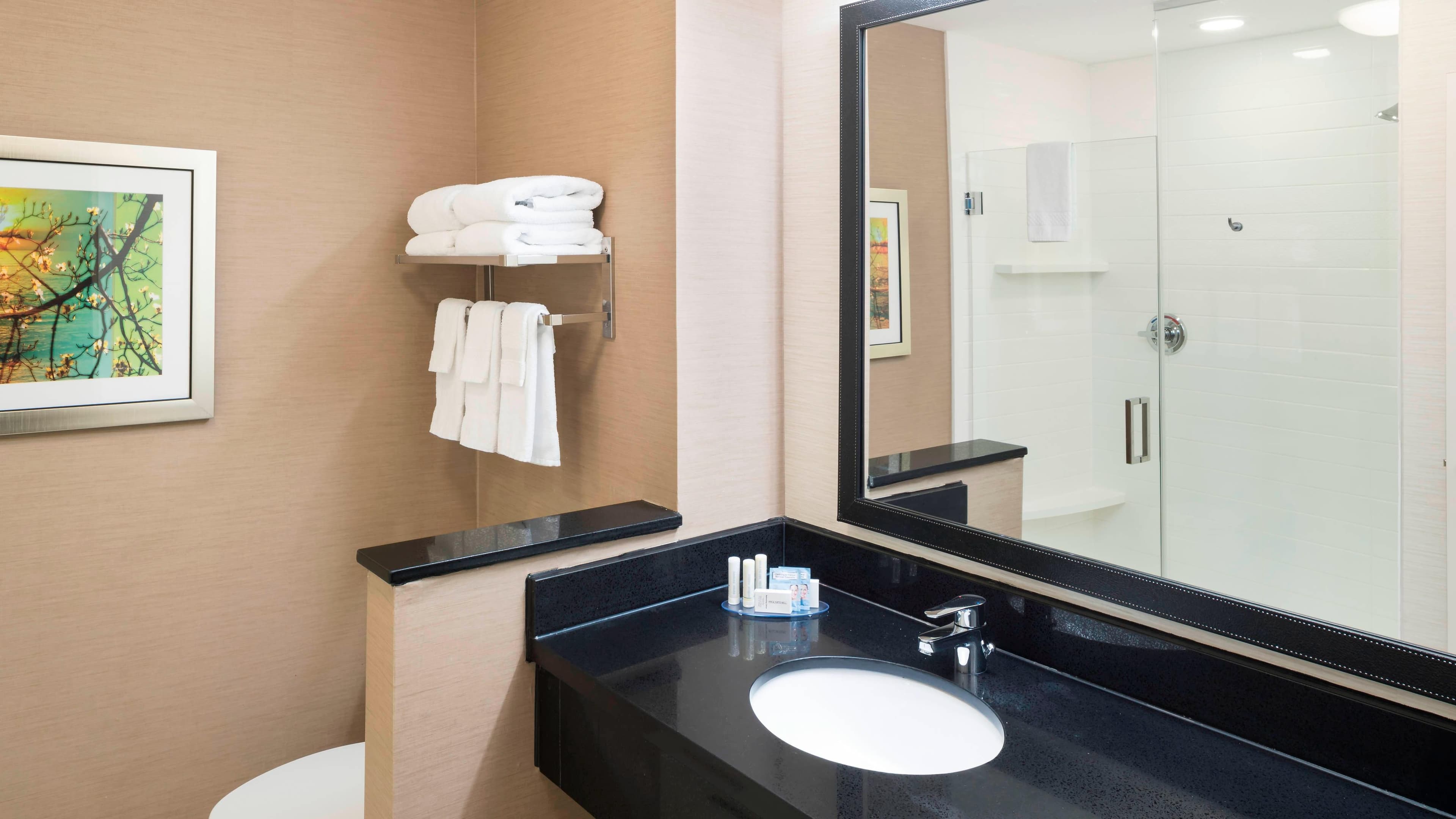 King Guest Room - Image 4