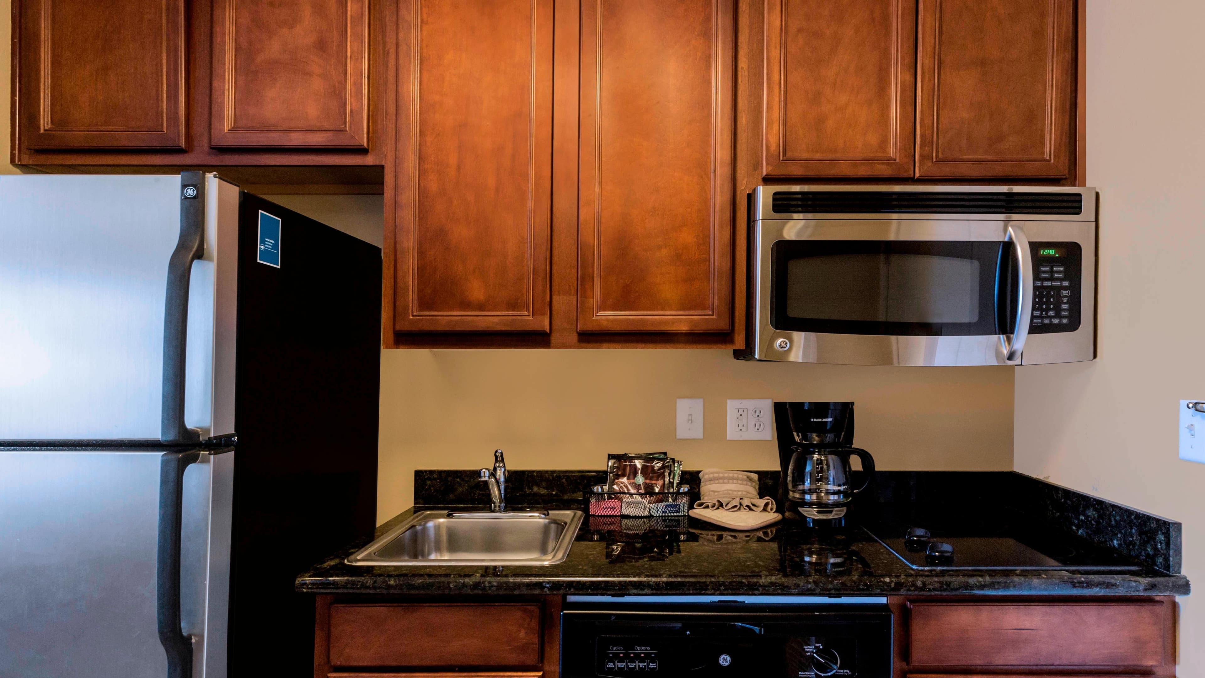 King Studio Suite - Image 3