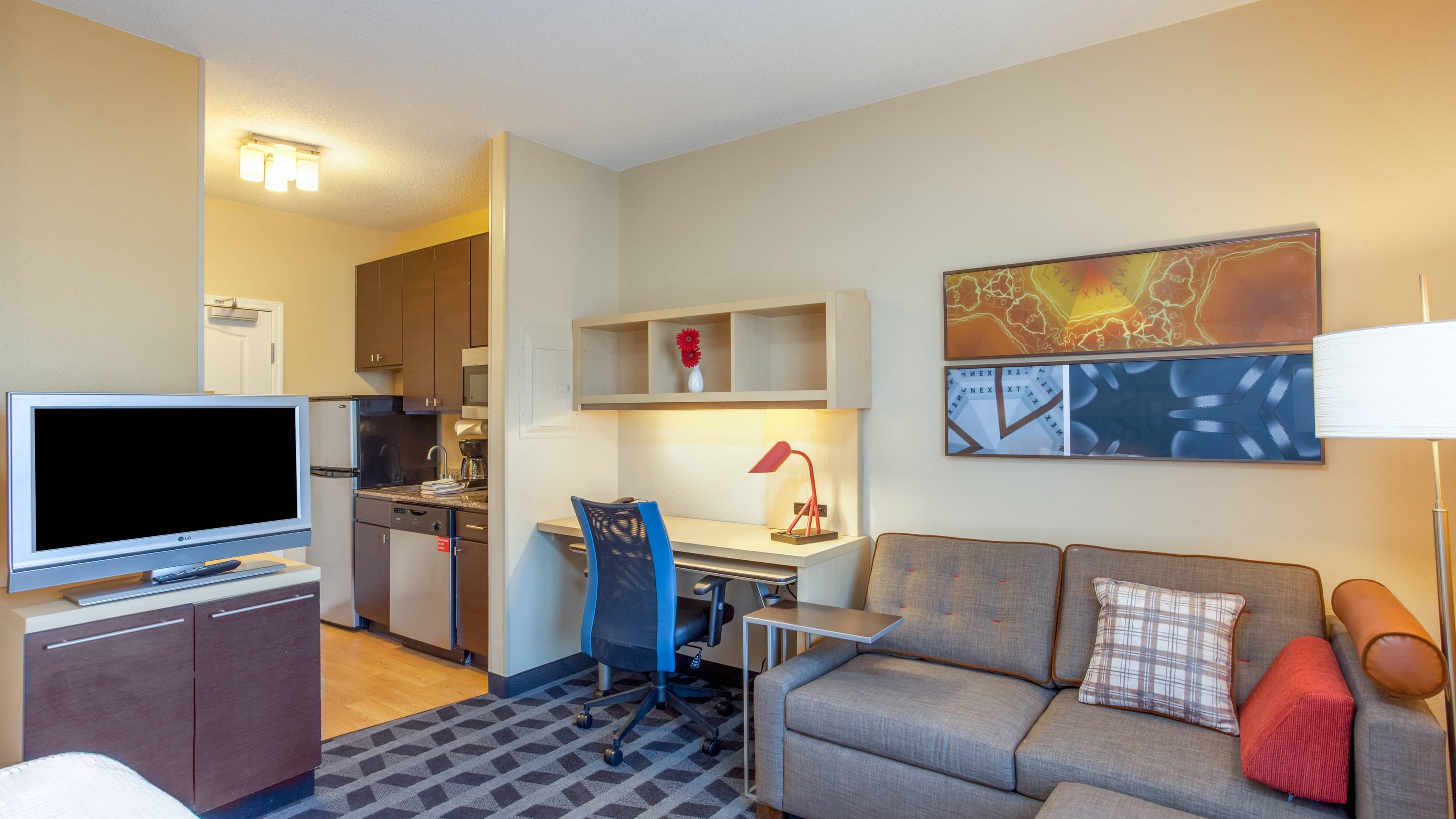 King Studio Suite - Image 1