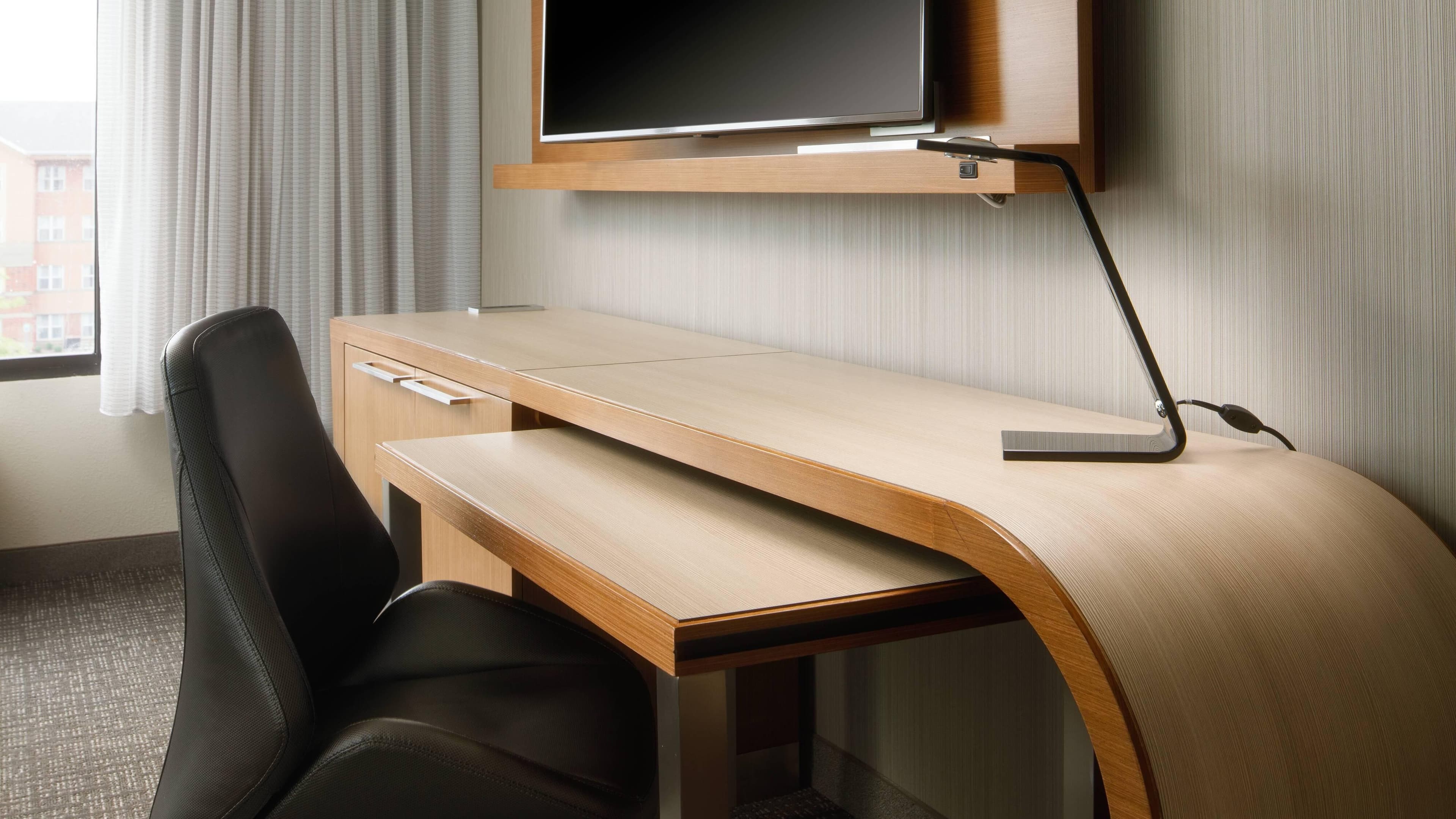 2 Queen Bedroom - Image 2