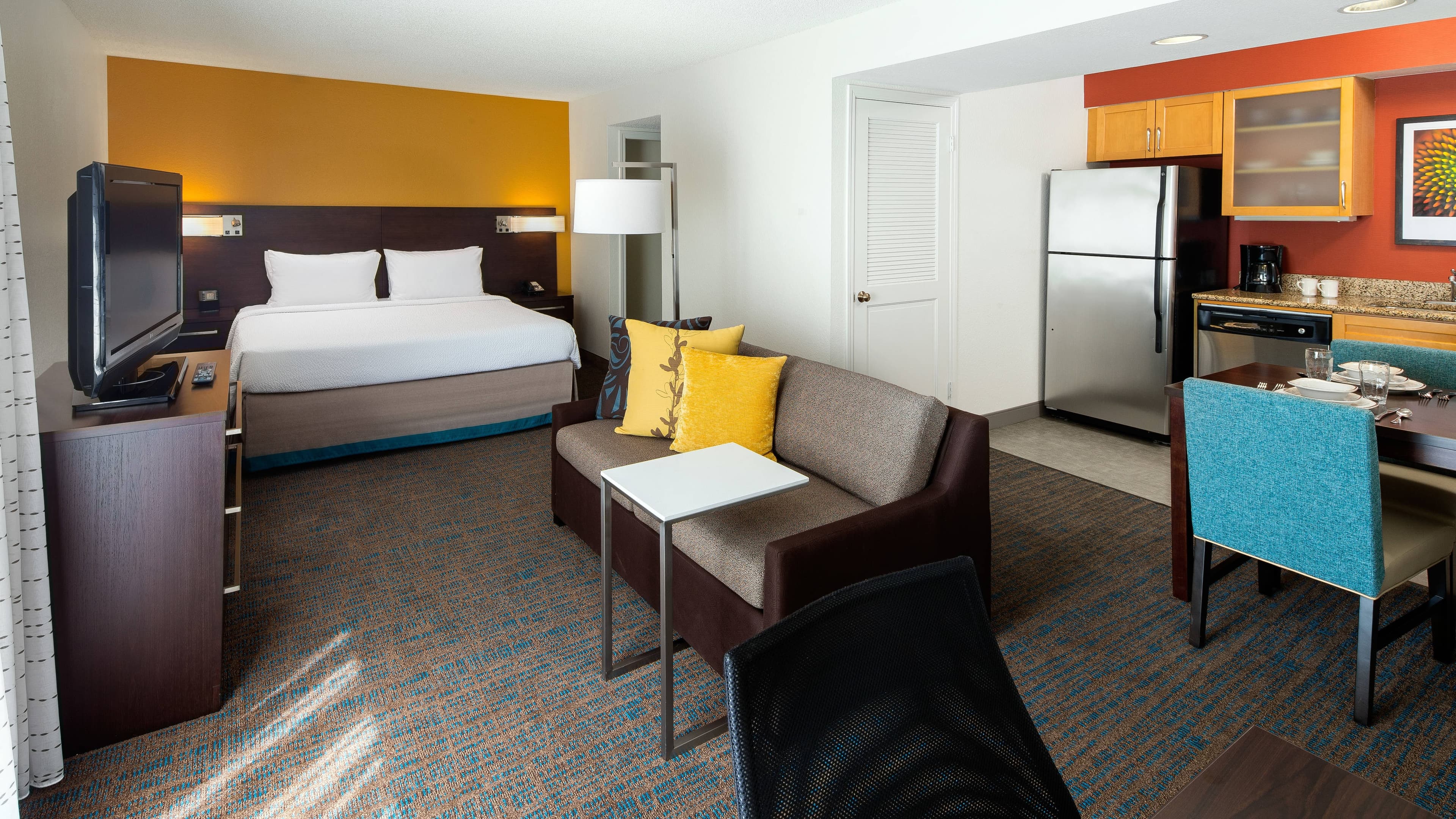 Studio King - Image 1