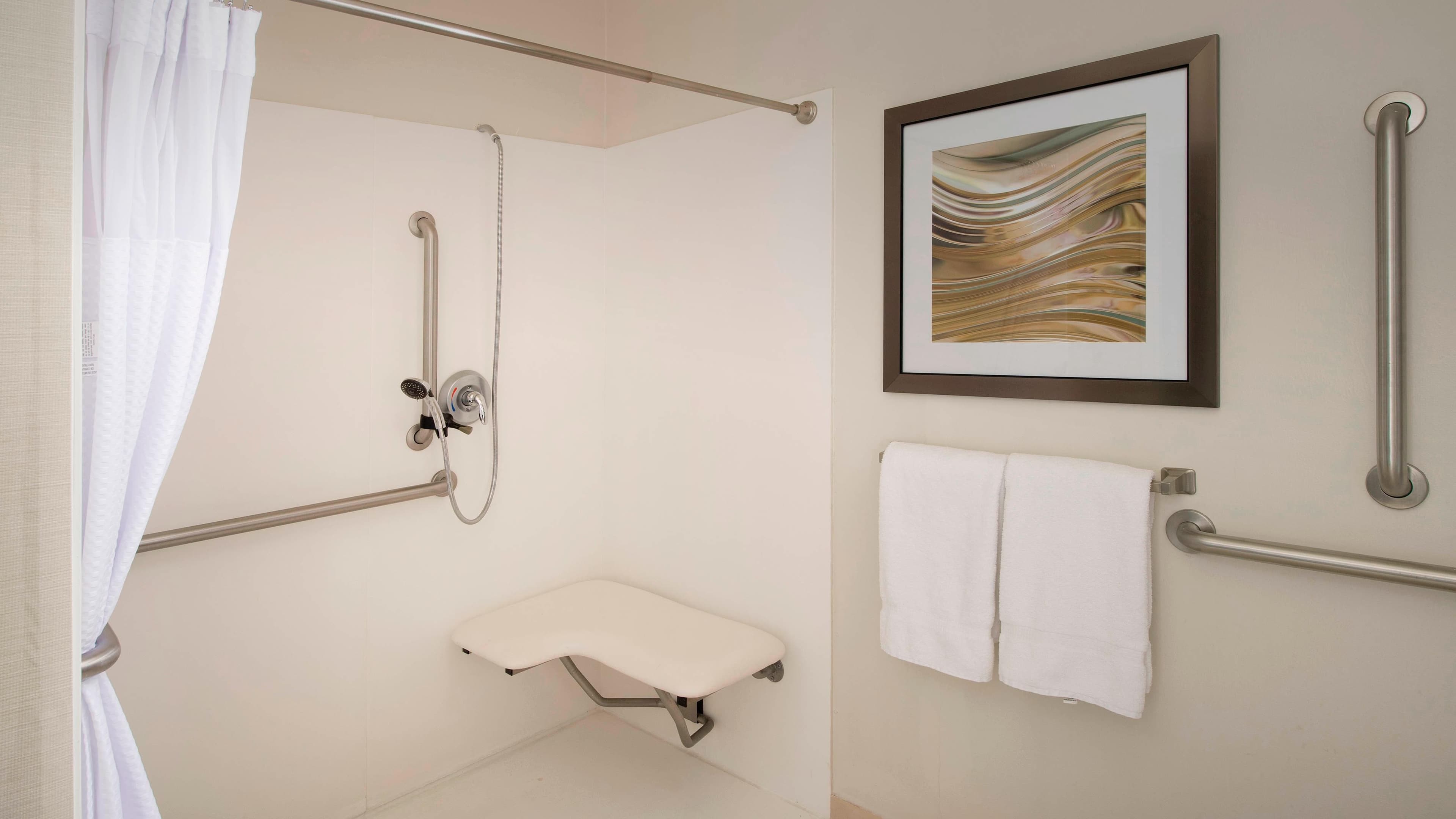 1 King Bed and Sofabed - Image 5