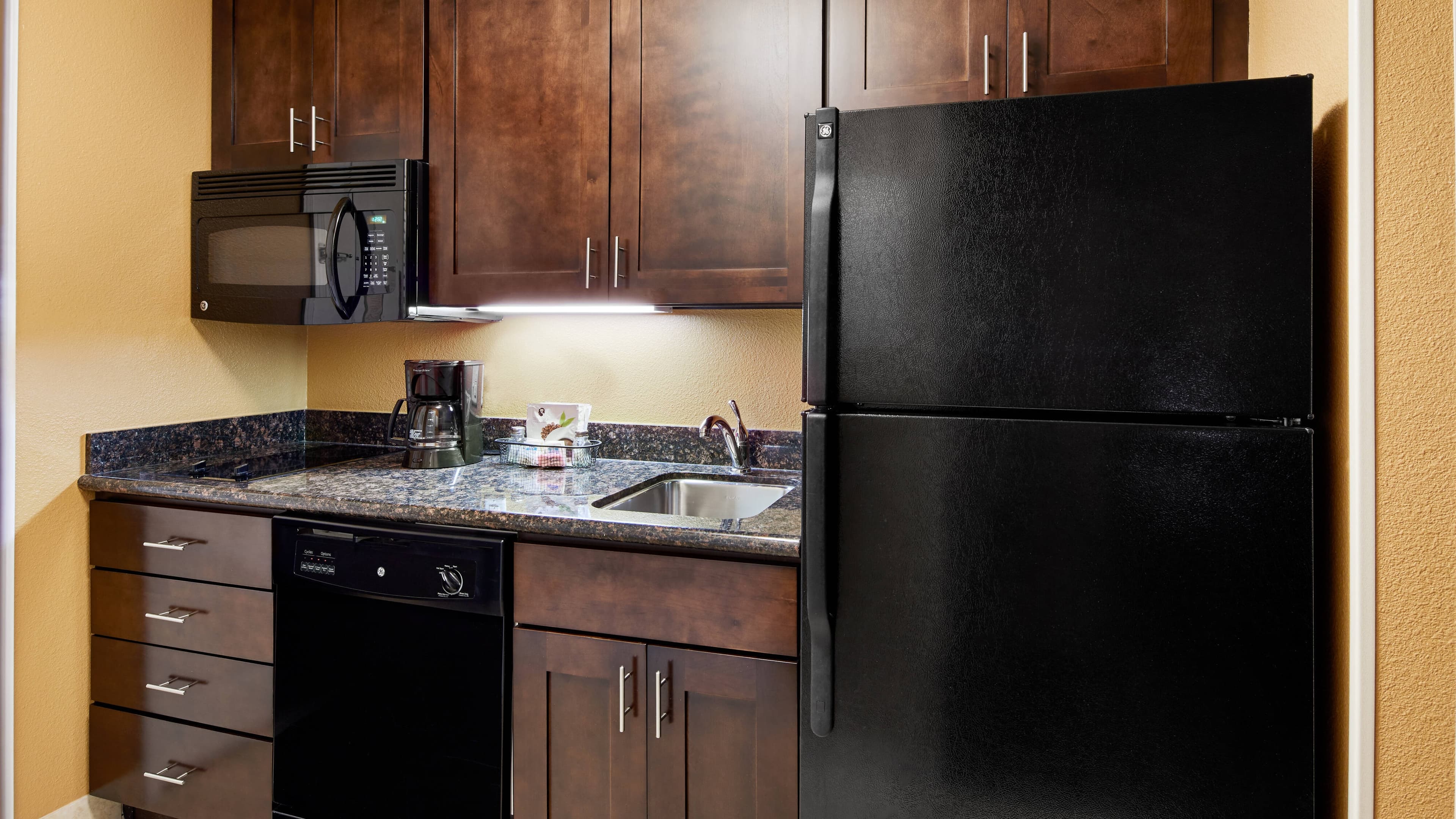 King Studio Suite - Image 2