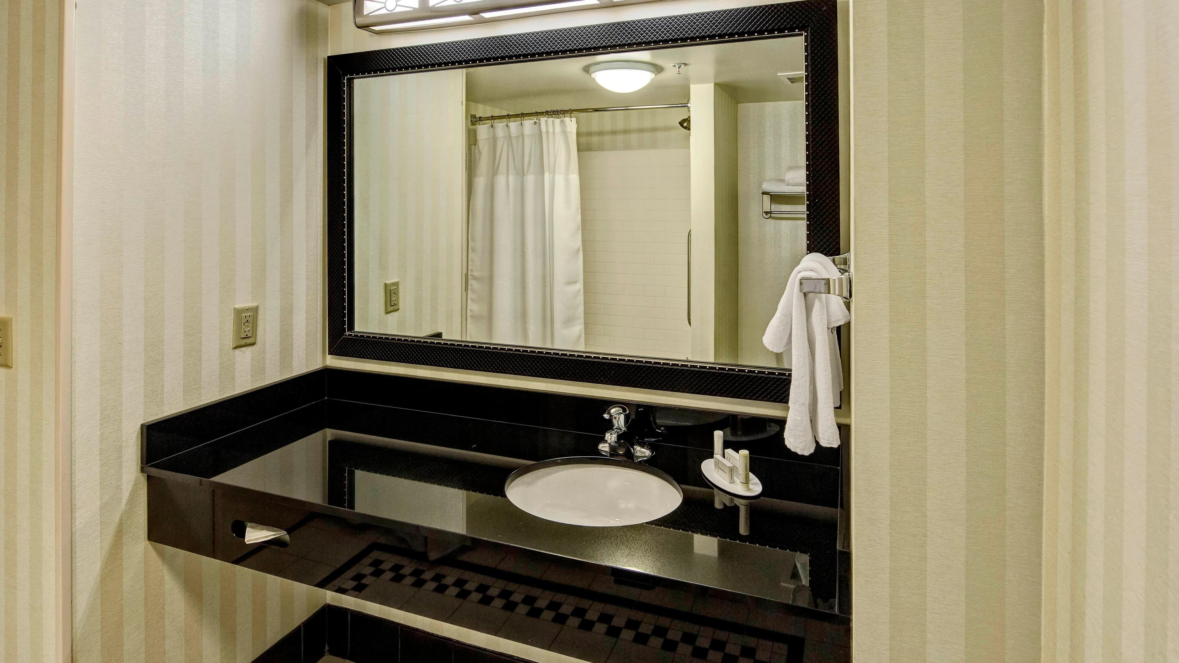 Standard King - Image 3