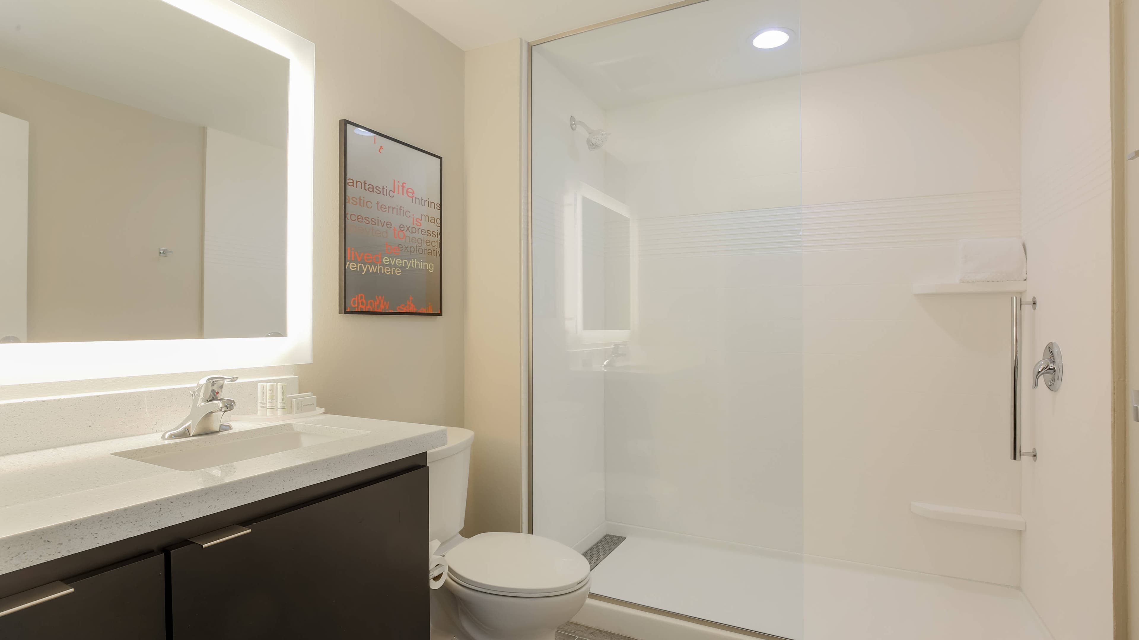 1 Bedroom Suite - Image 6