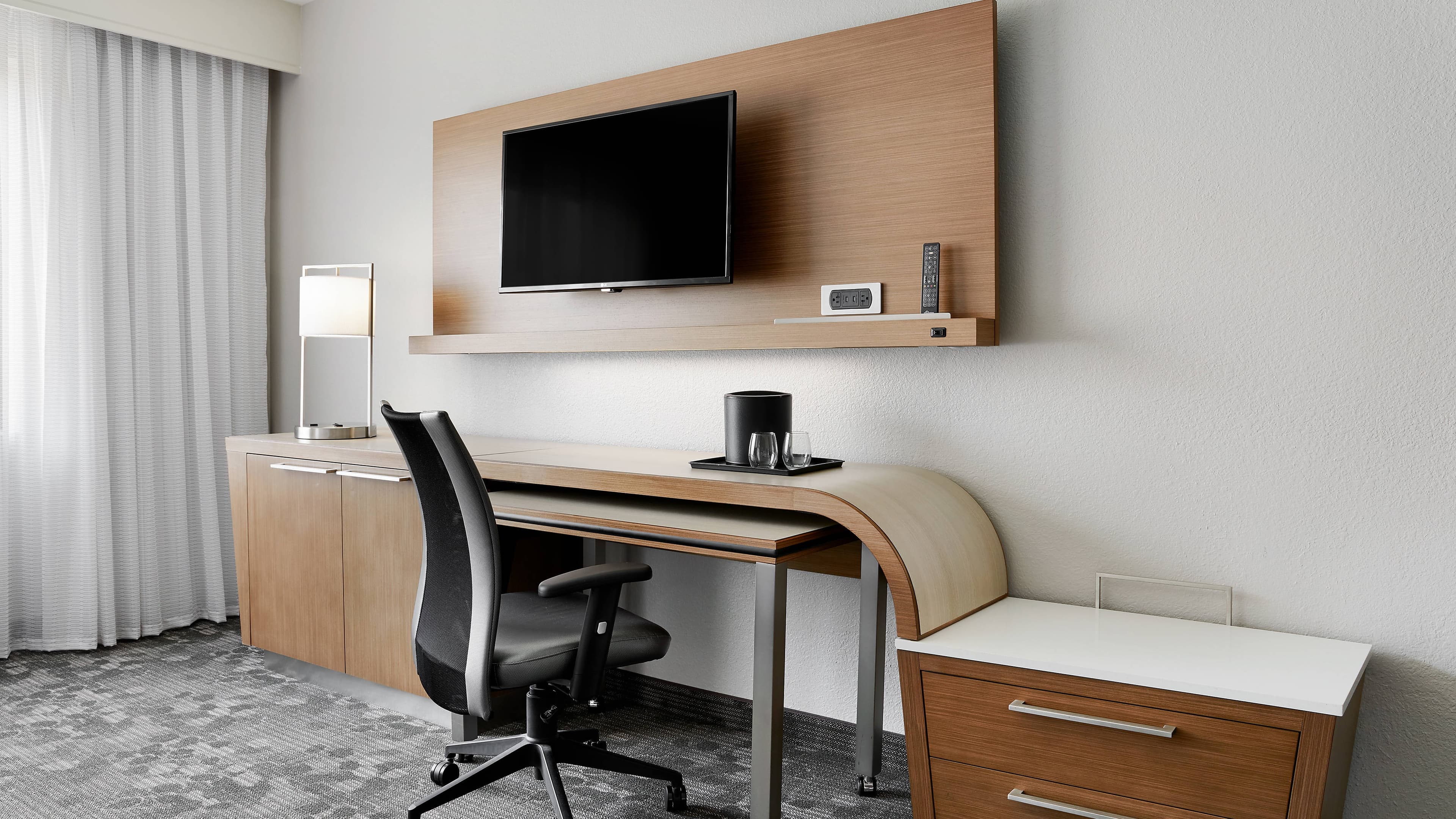 King Room with Sofa bed - Image 2