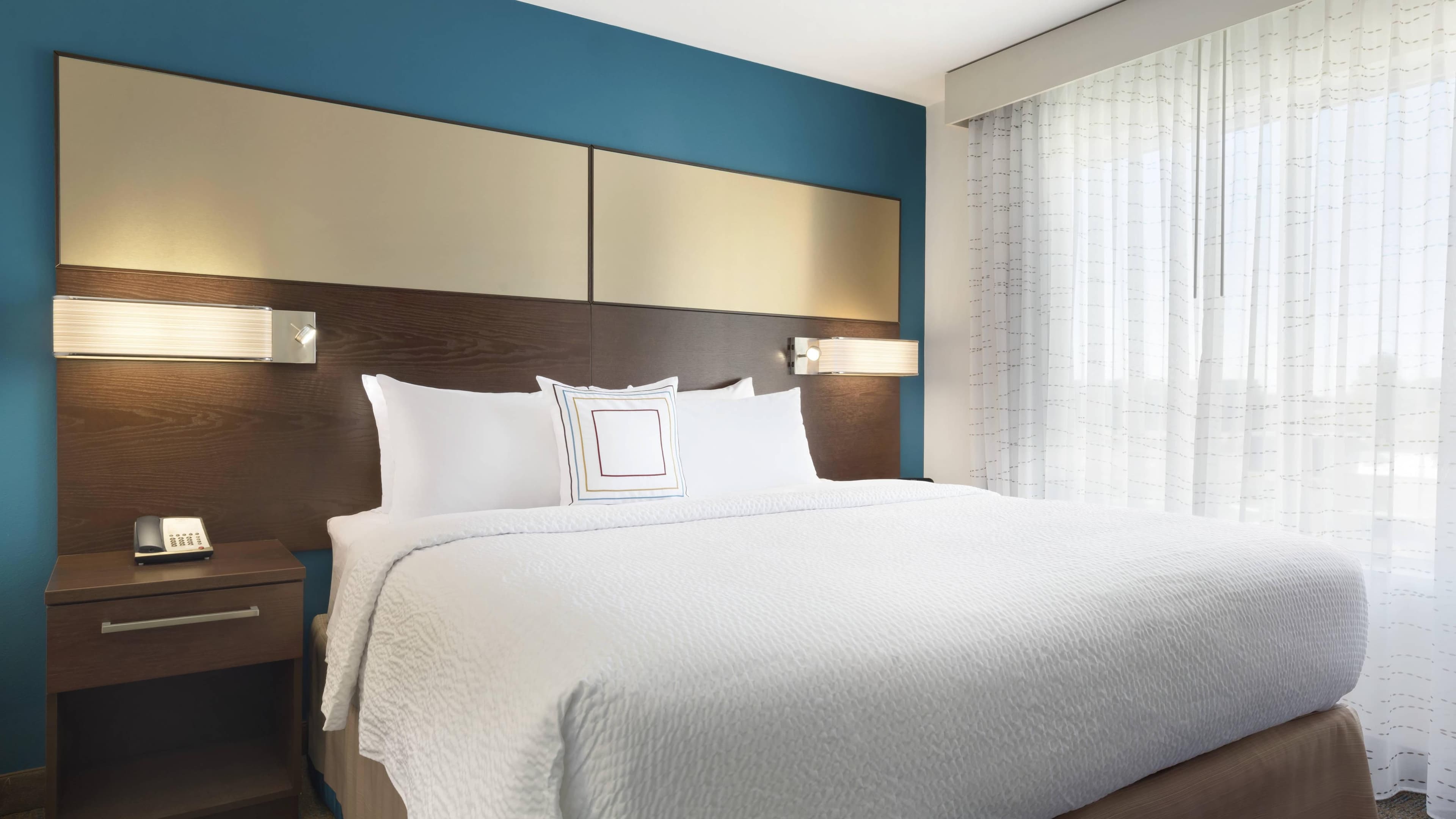 1 Bedroom Suite - Image 1