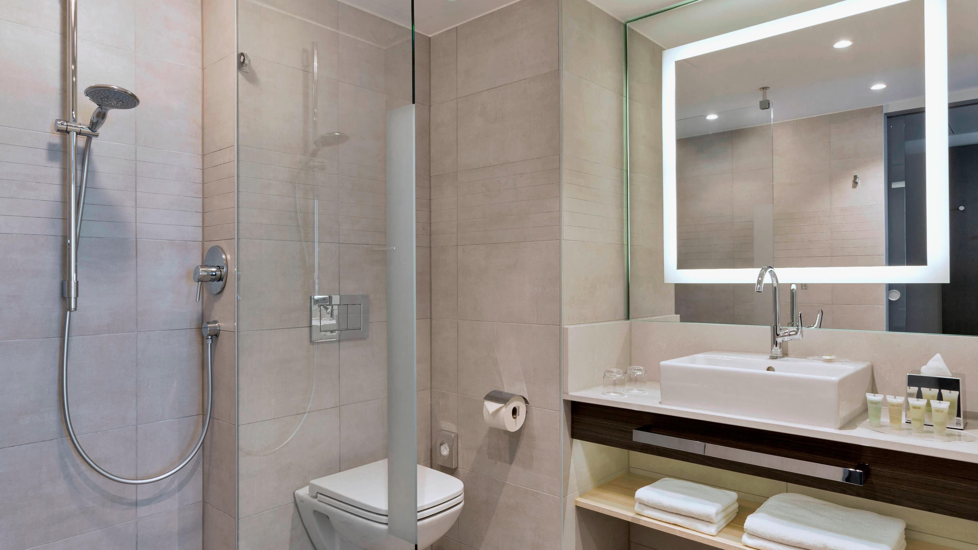 Deluxe Room - Image 7