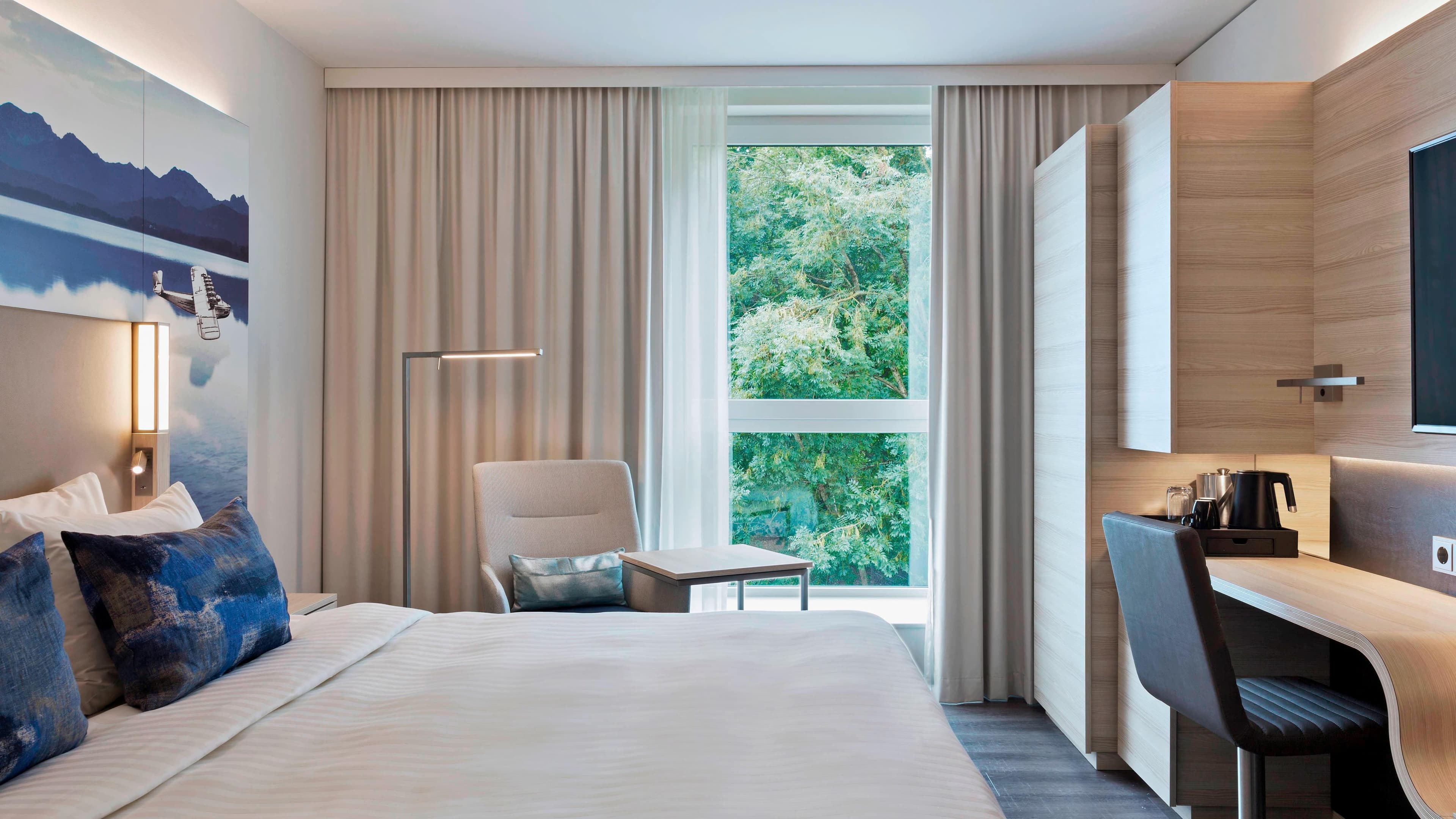 Deluxe Room - Image 1