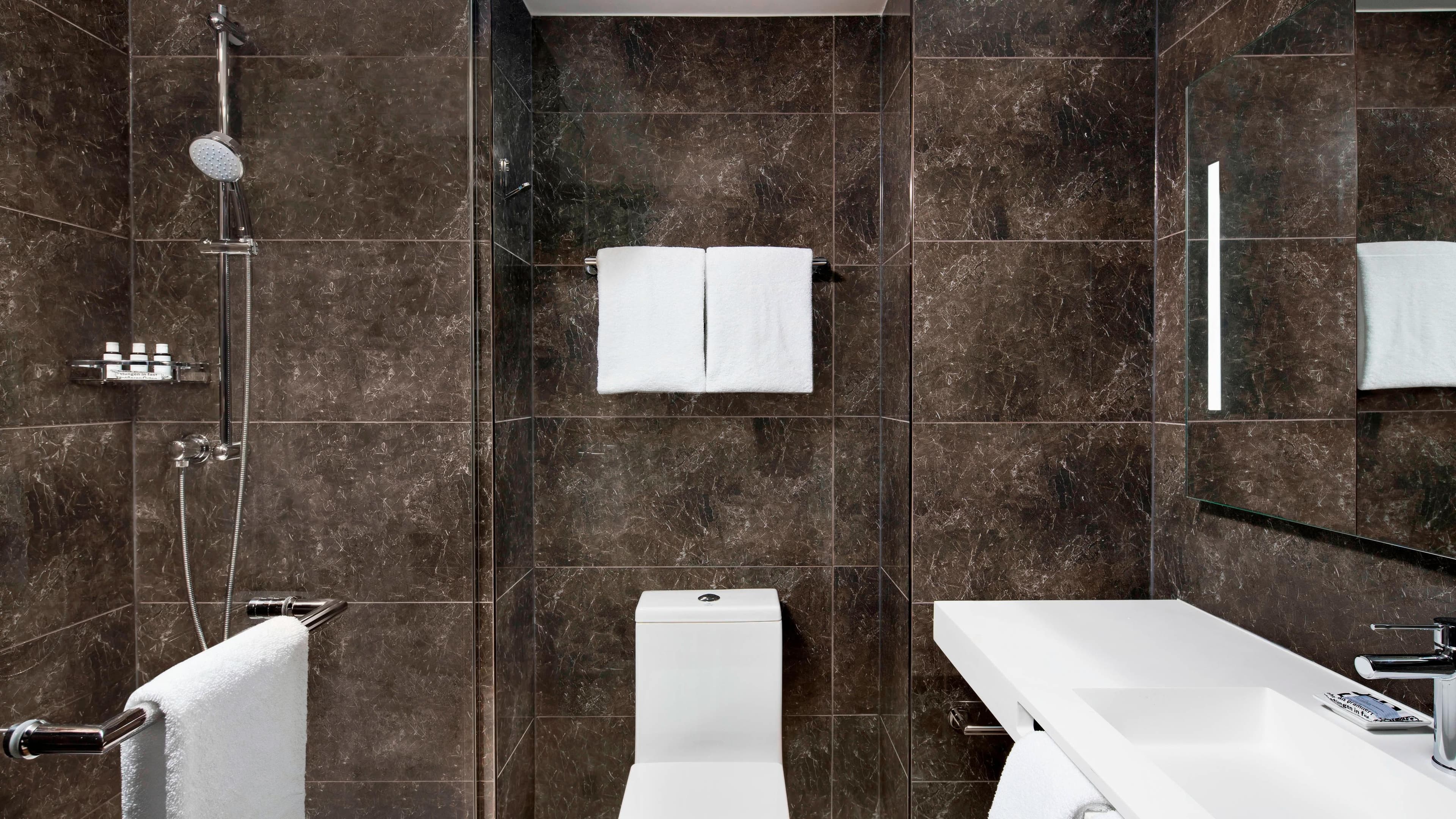 King Guest Room - Image 6