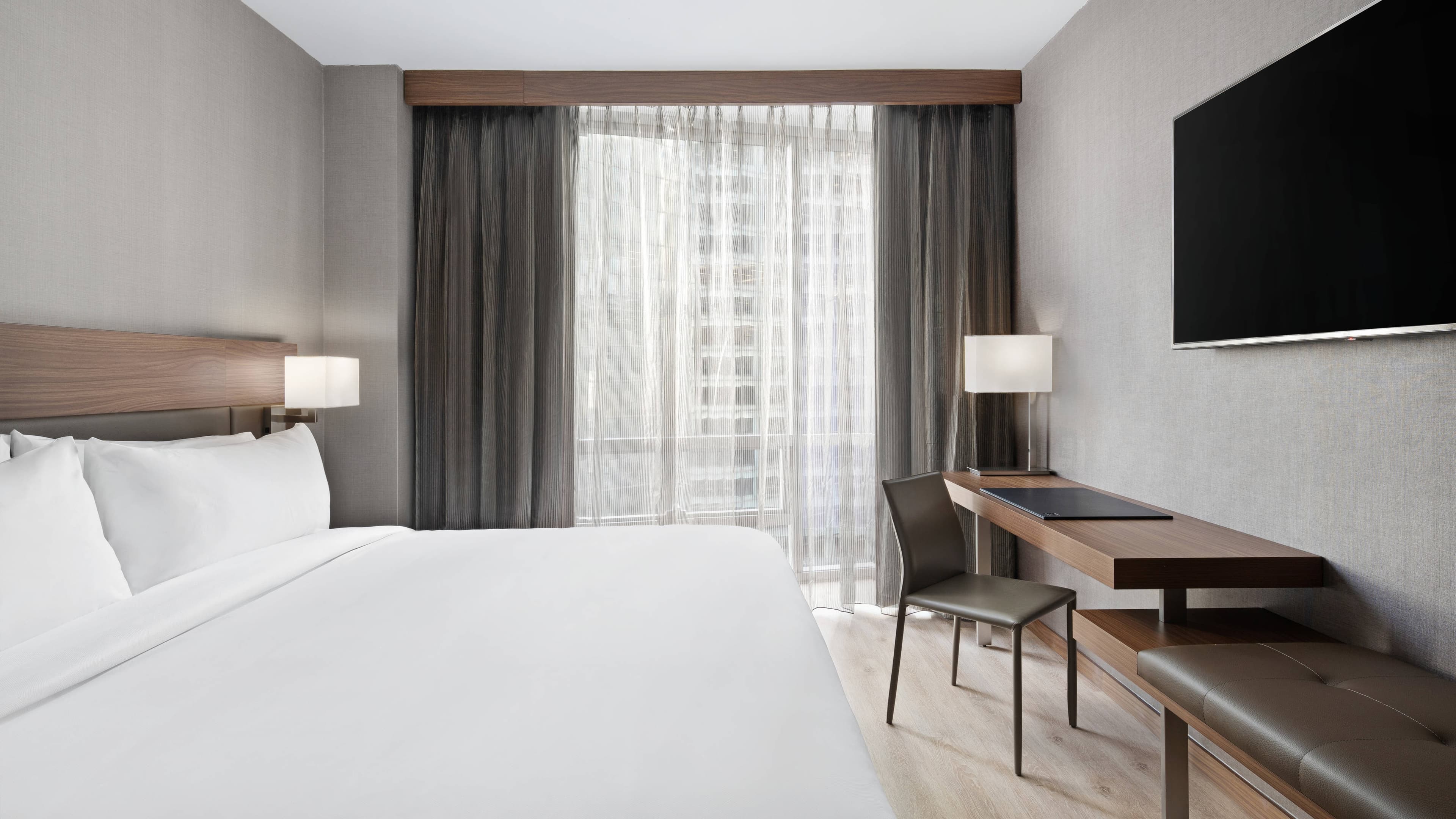 King Guest Room - Image 1