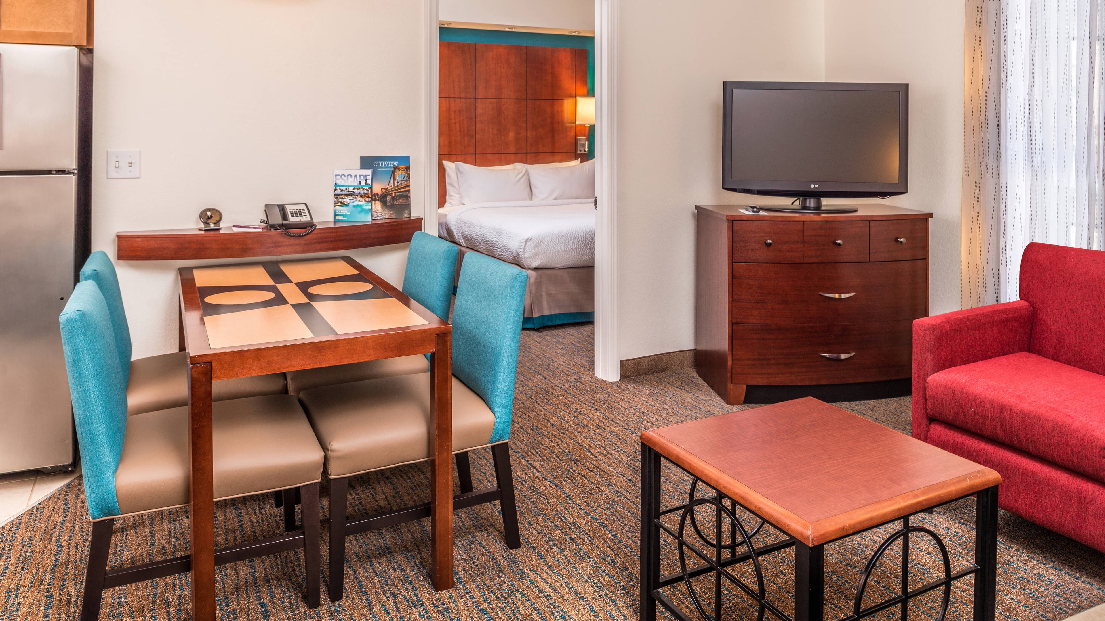 1 Bedroom 2 room Suite - Image 2