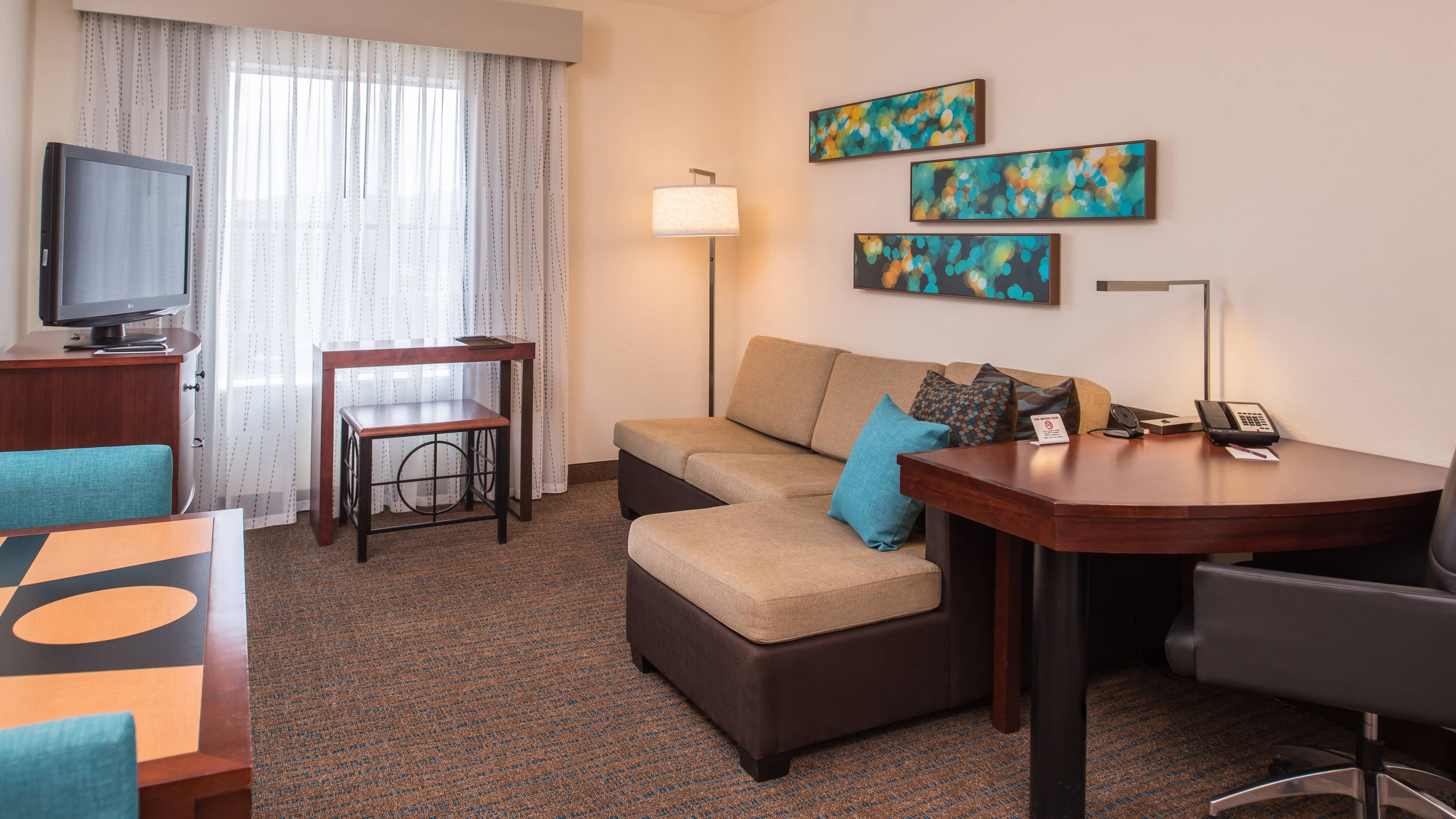 1 Bedroom 2 room Suite - Image 3