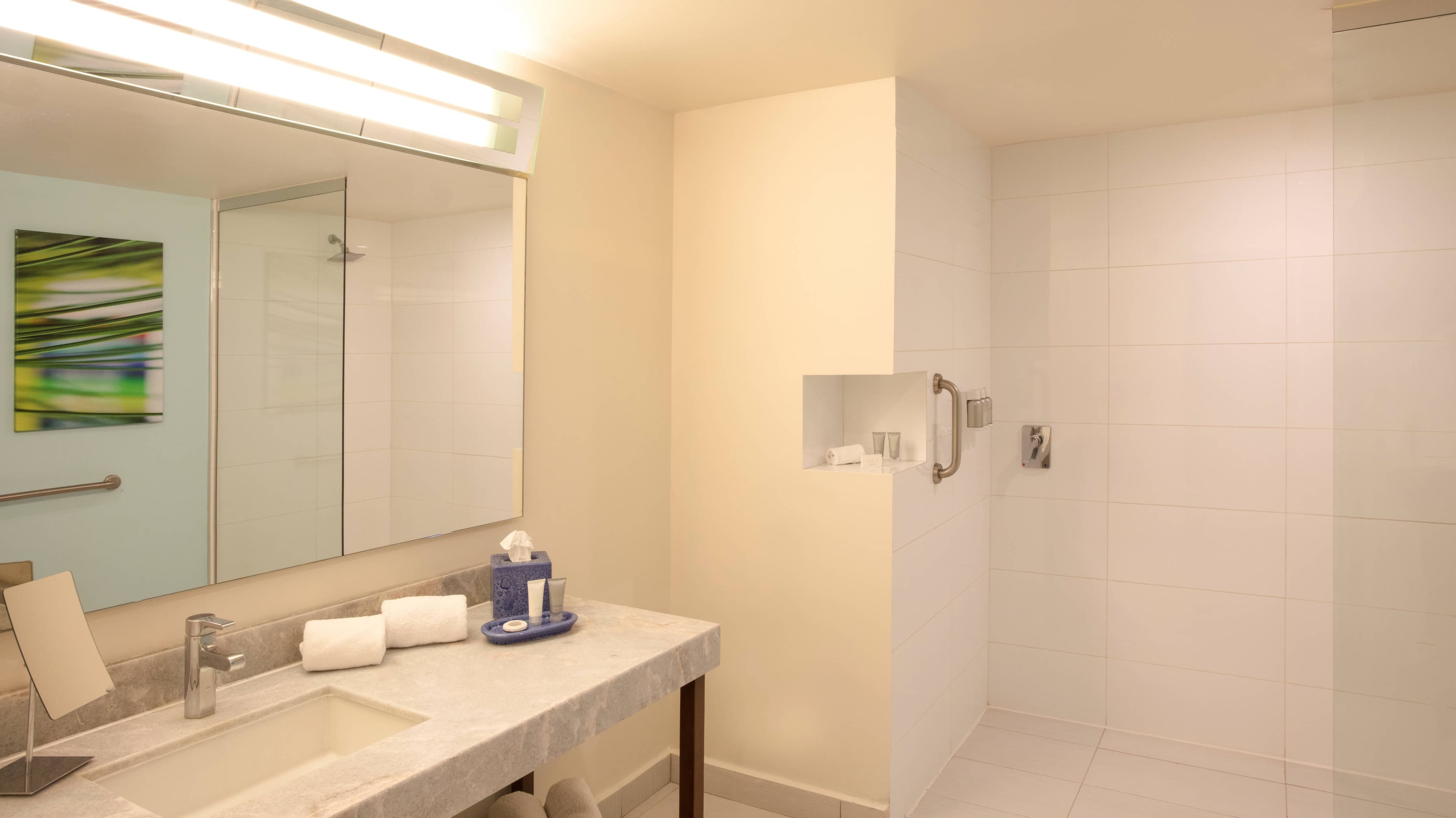 Standard King Room - Image 2