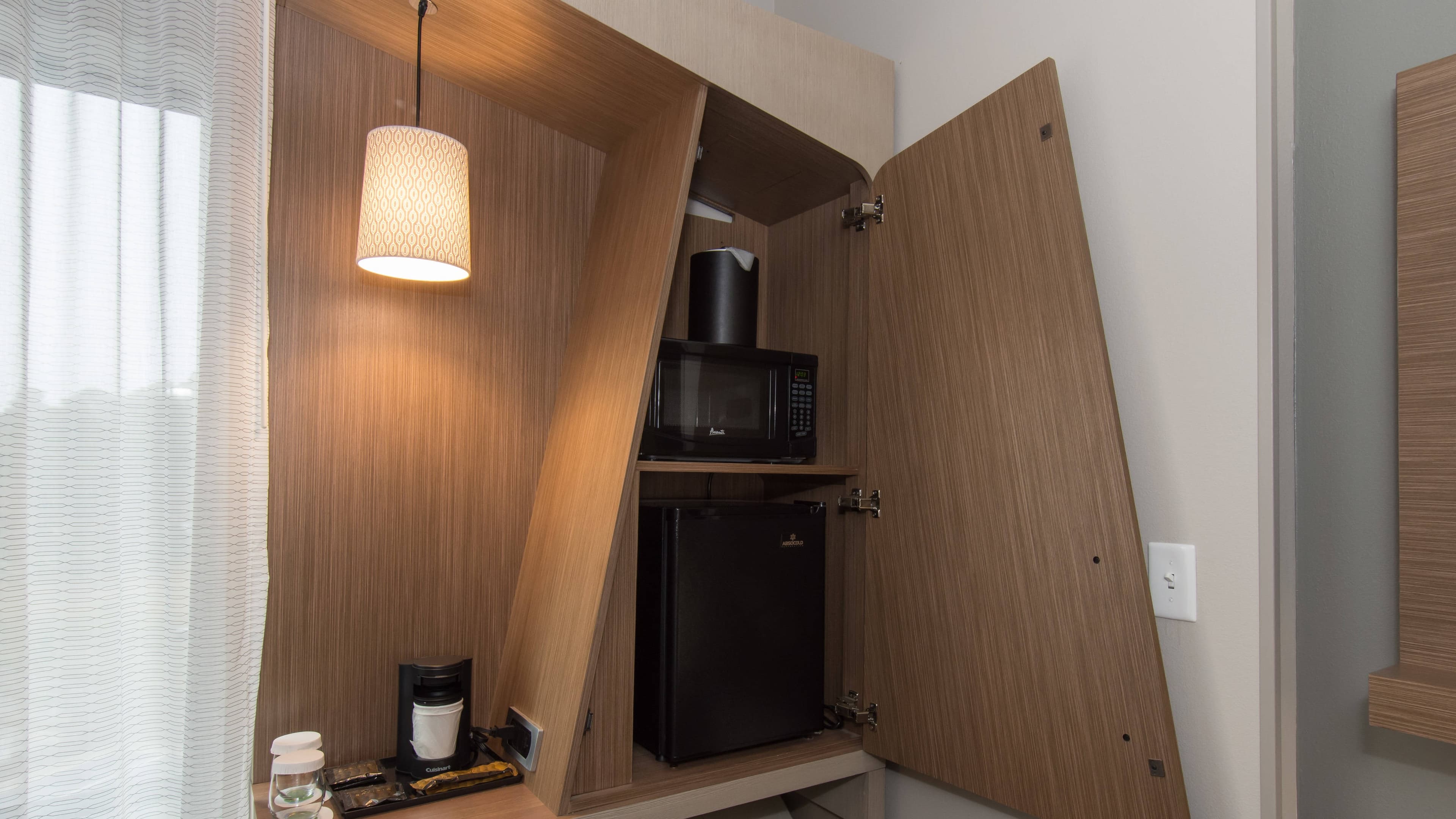 King Guest Room - Image 3