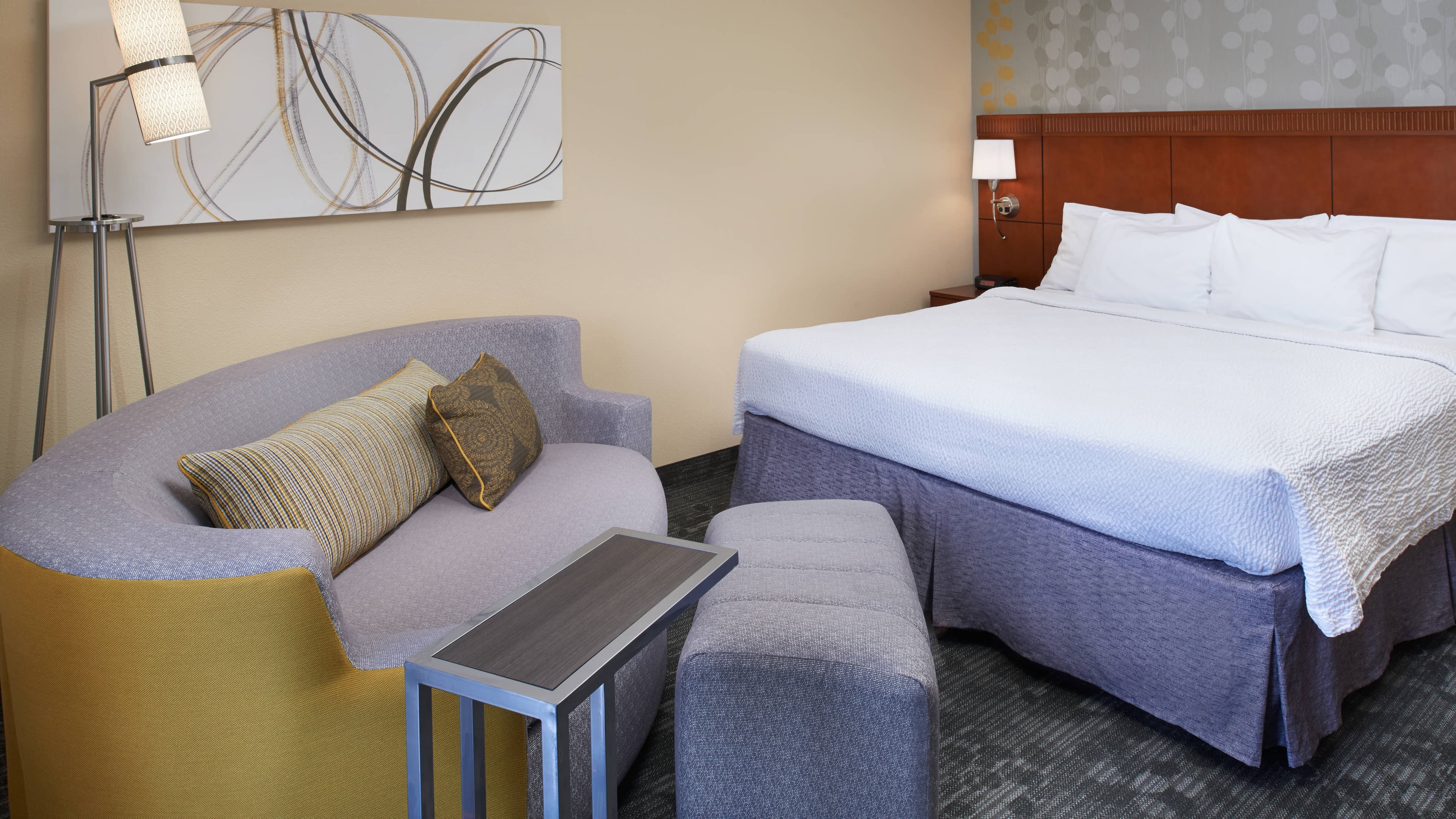 One King Bed - Image 1