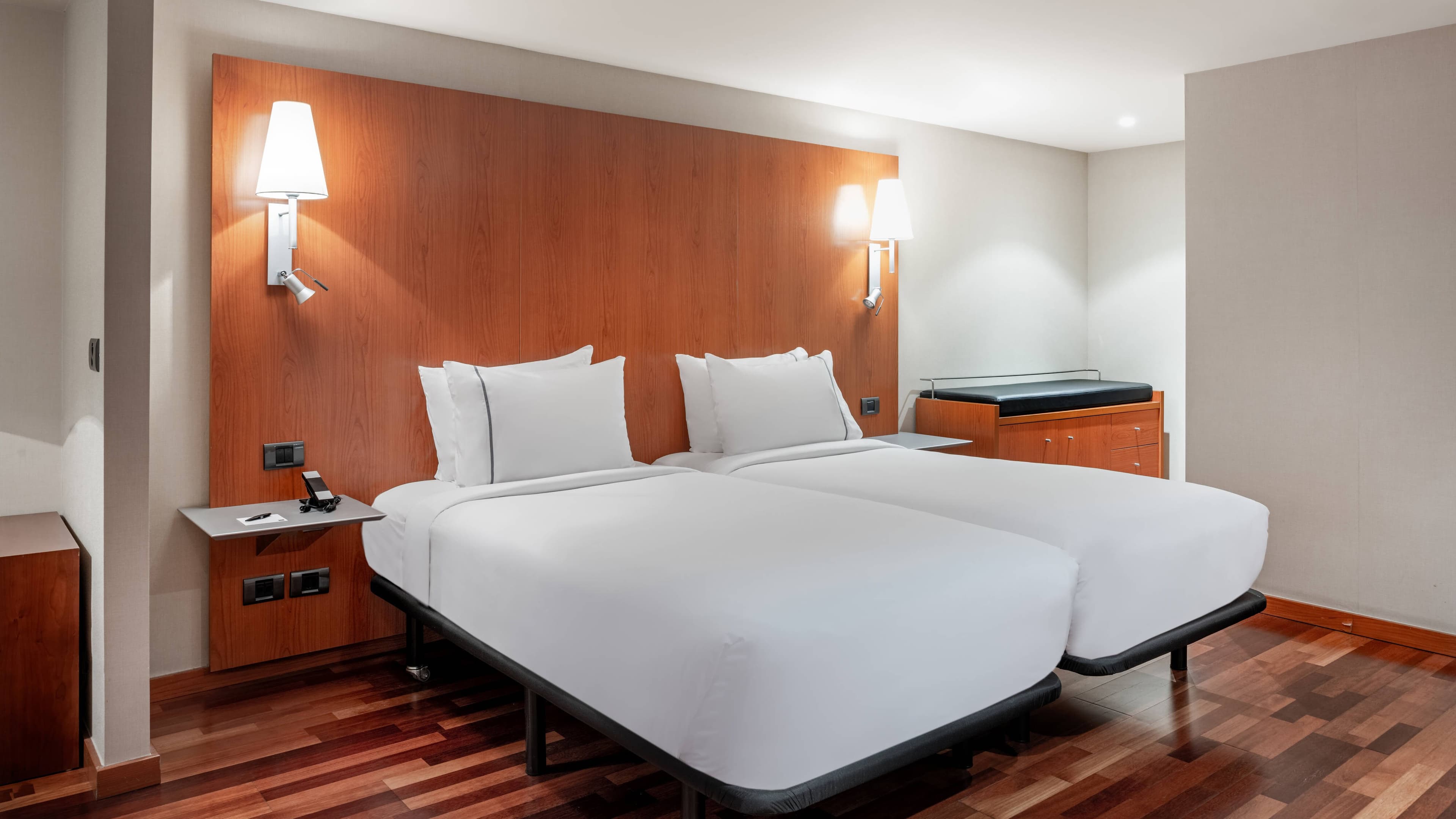 Standard Twin - Image 1