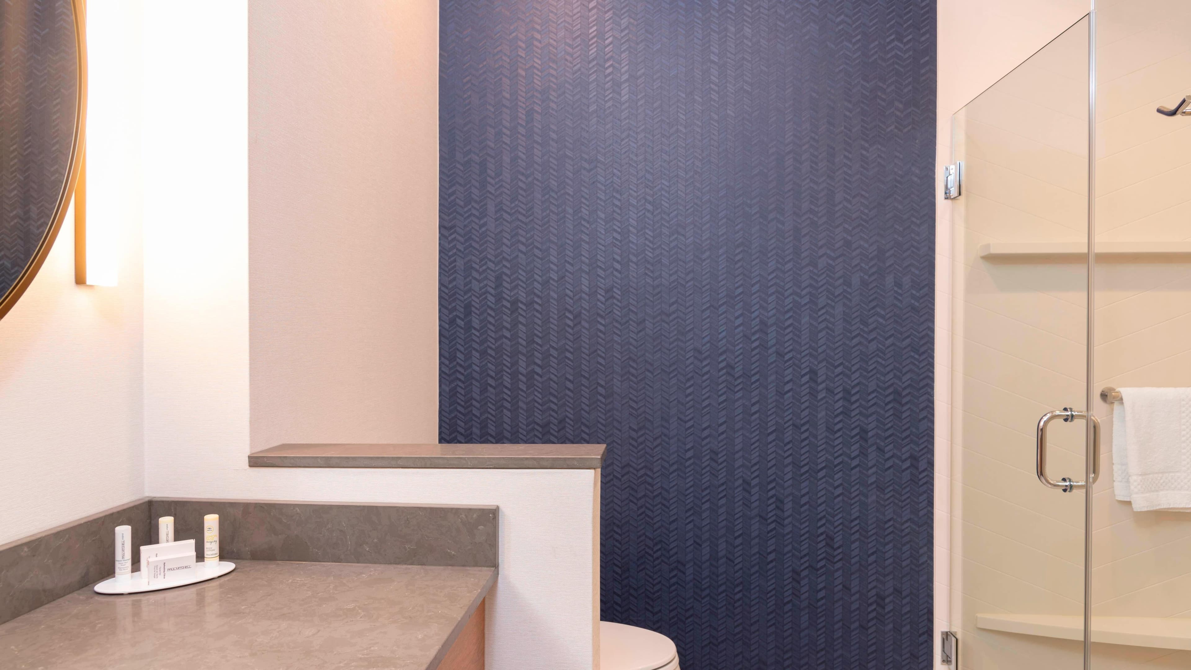 King Guest Room - Image 5