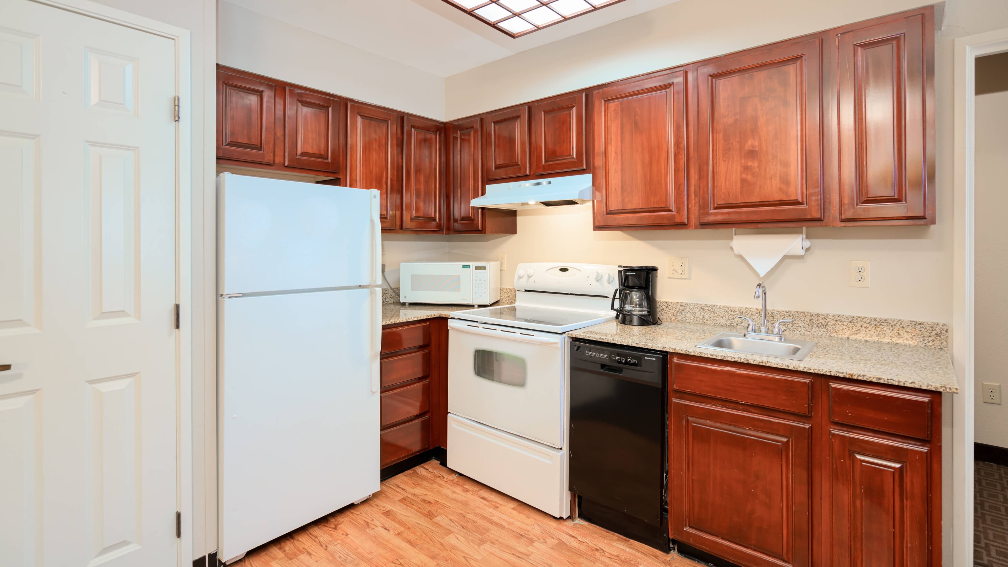 1 Bedroom Suite - Image 4