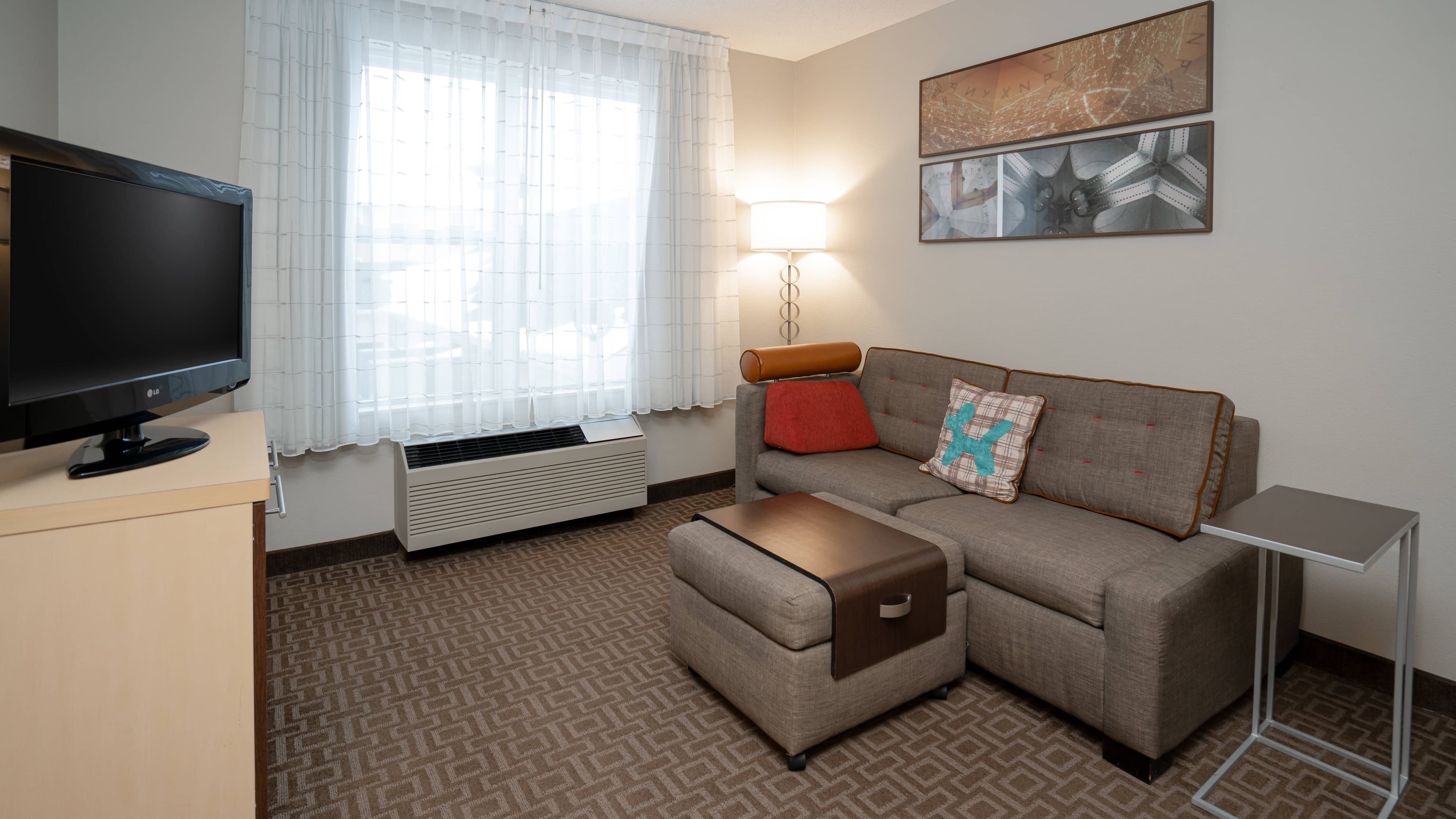 1 Bedroom Suite - Image 1