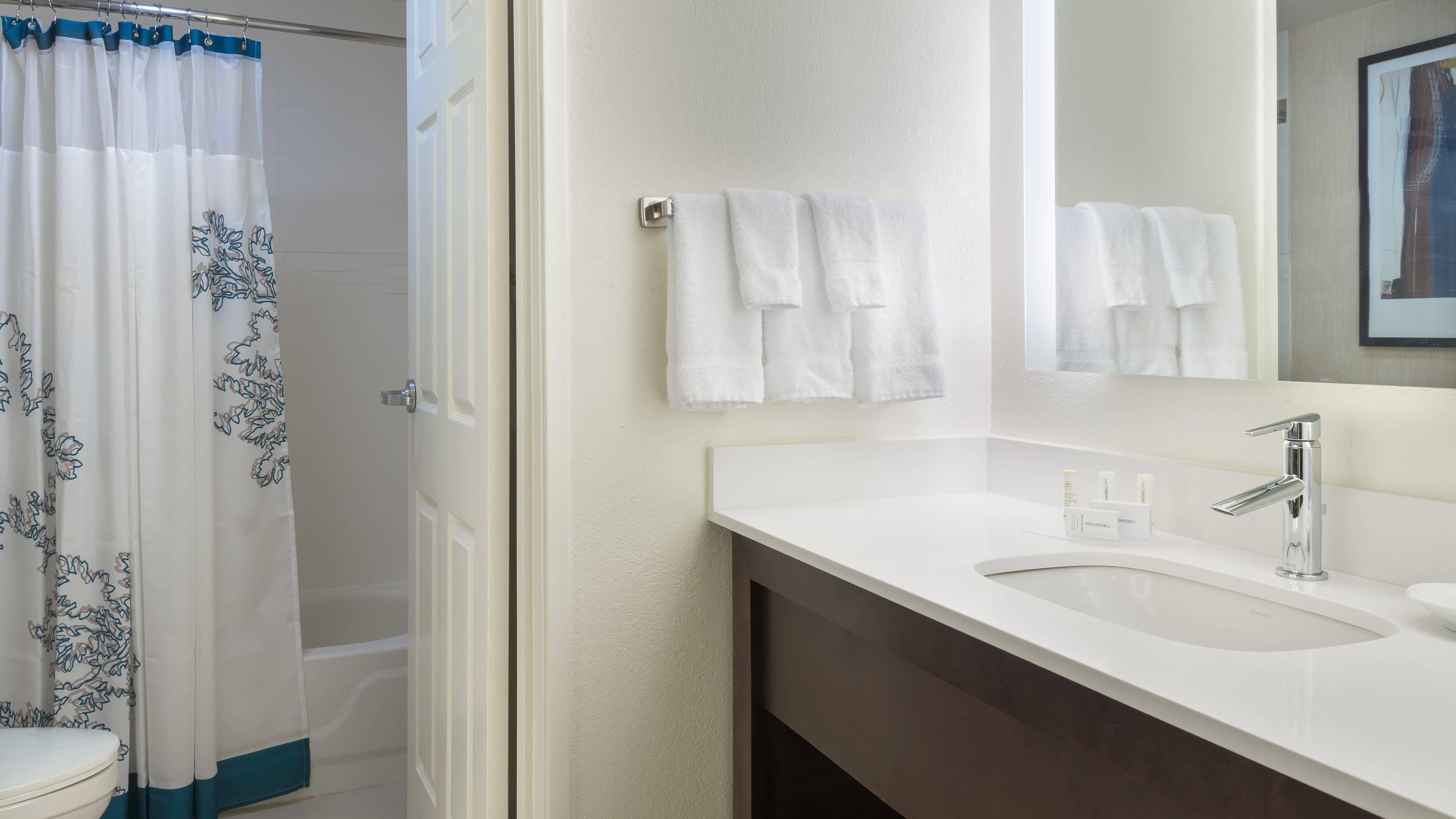 1 Bedroom Suite - Image 5