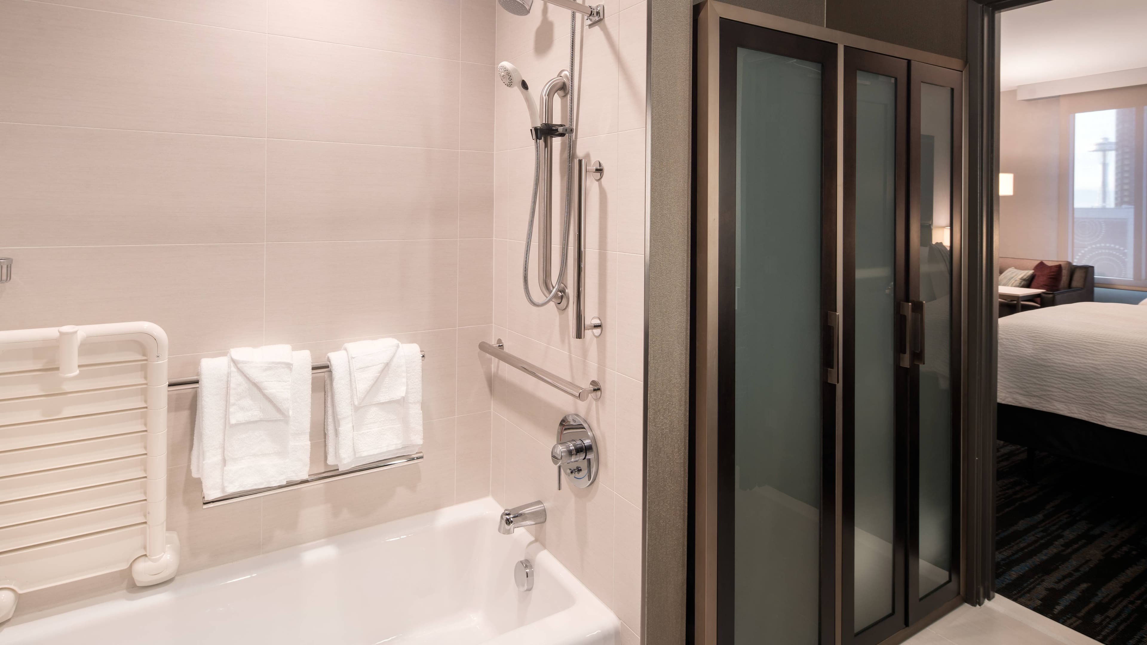 2 Queen Studio Suite - Image 4