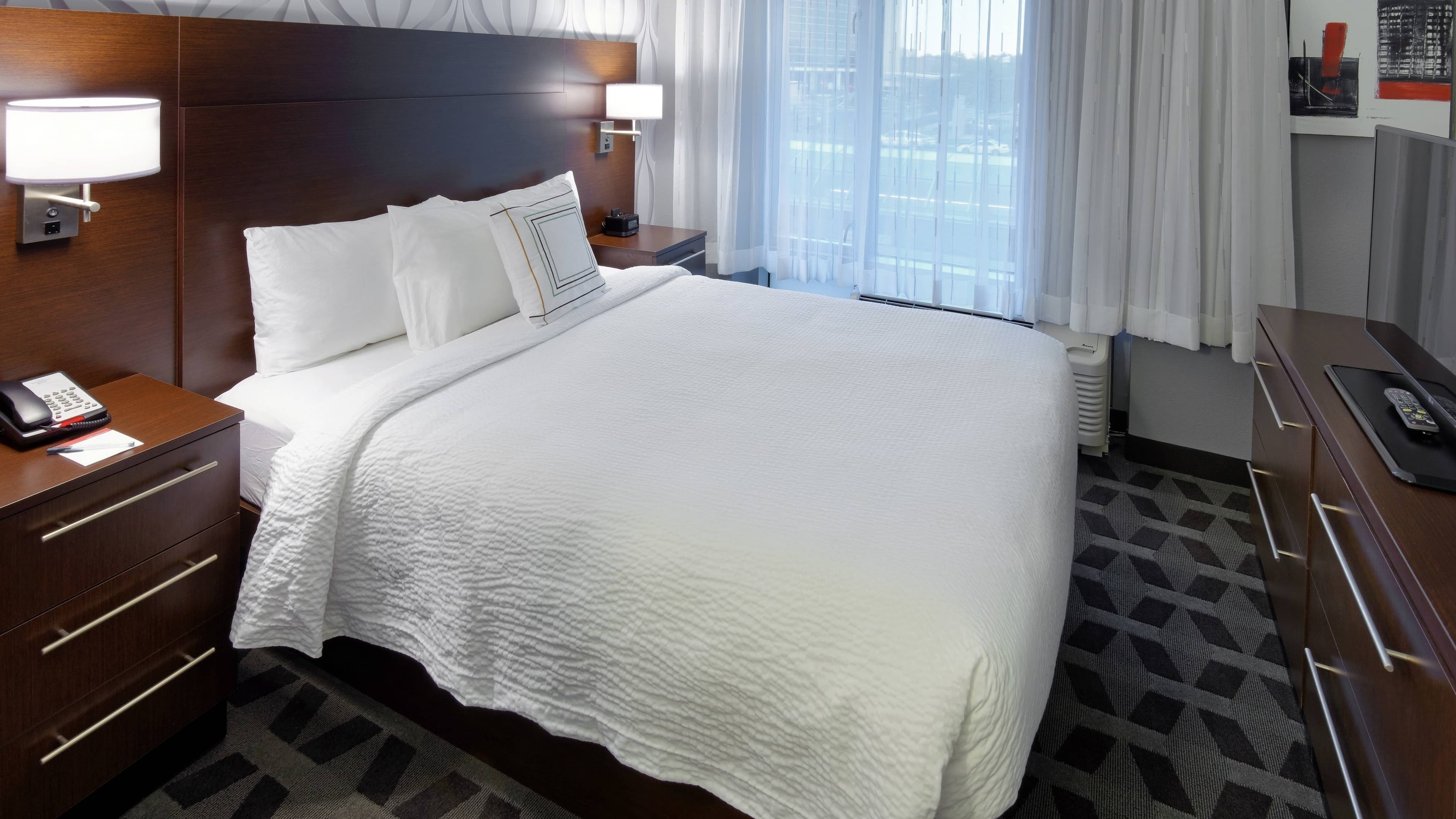 1 Bedroom Suite - Image 1