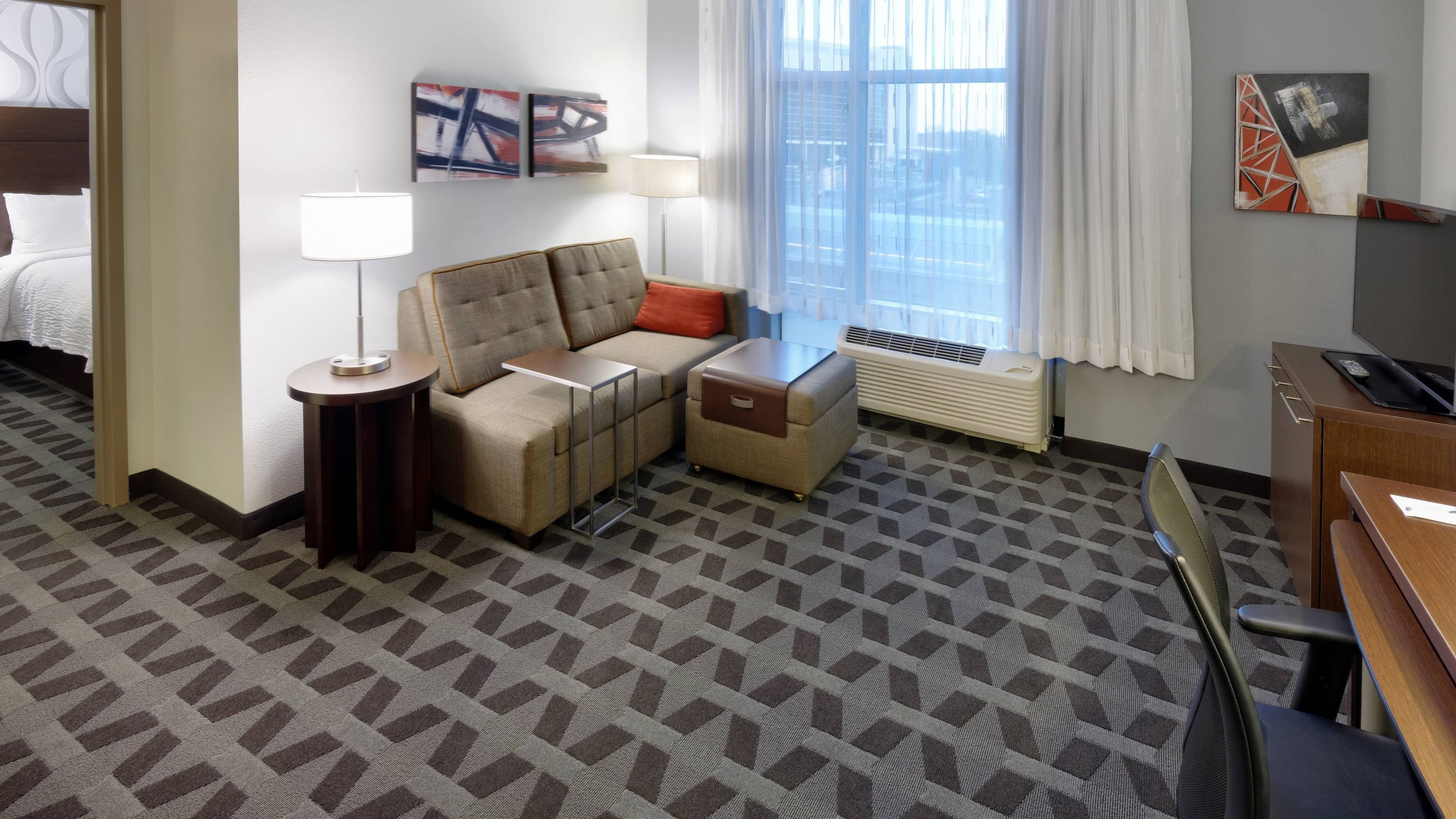 1 Bedroom Suite - Image 2