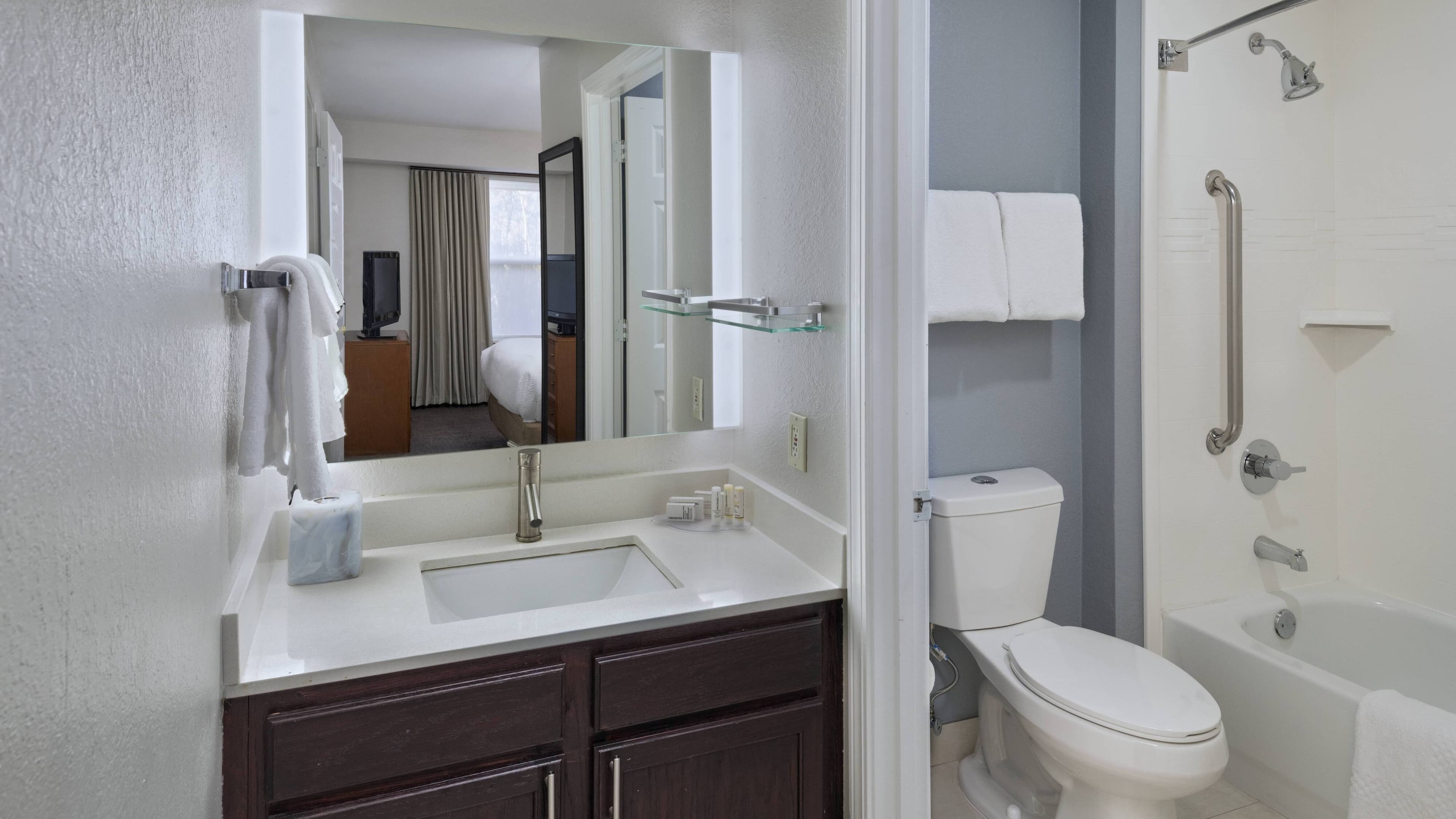 1 Bedroom Suite - Image 4