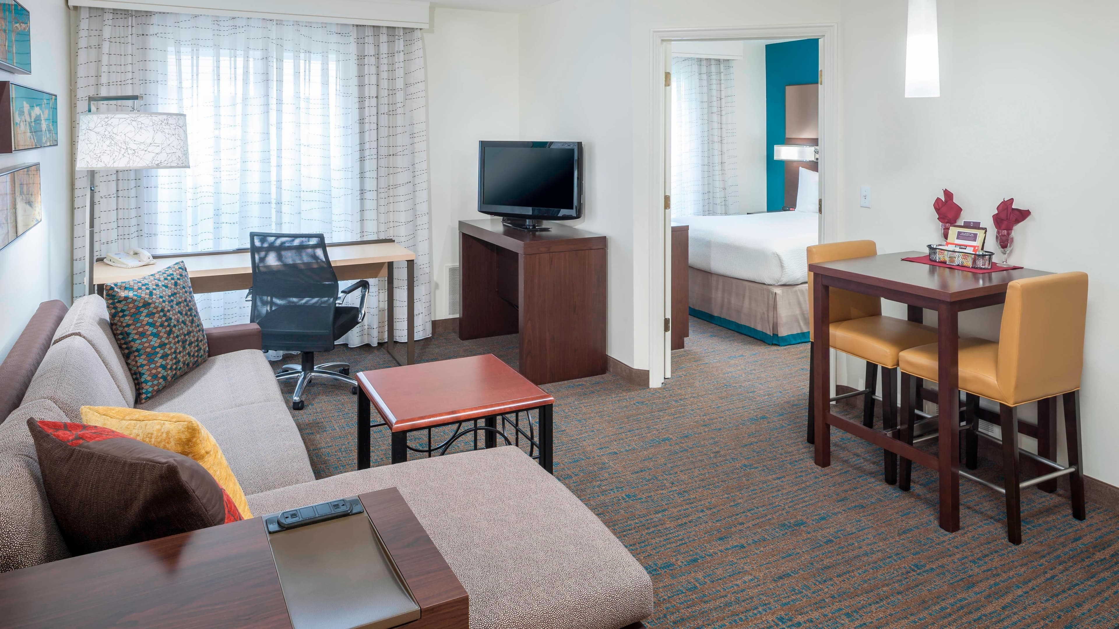 1 Bedroom Junior Suite - Image 3