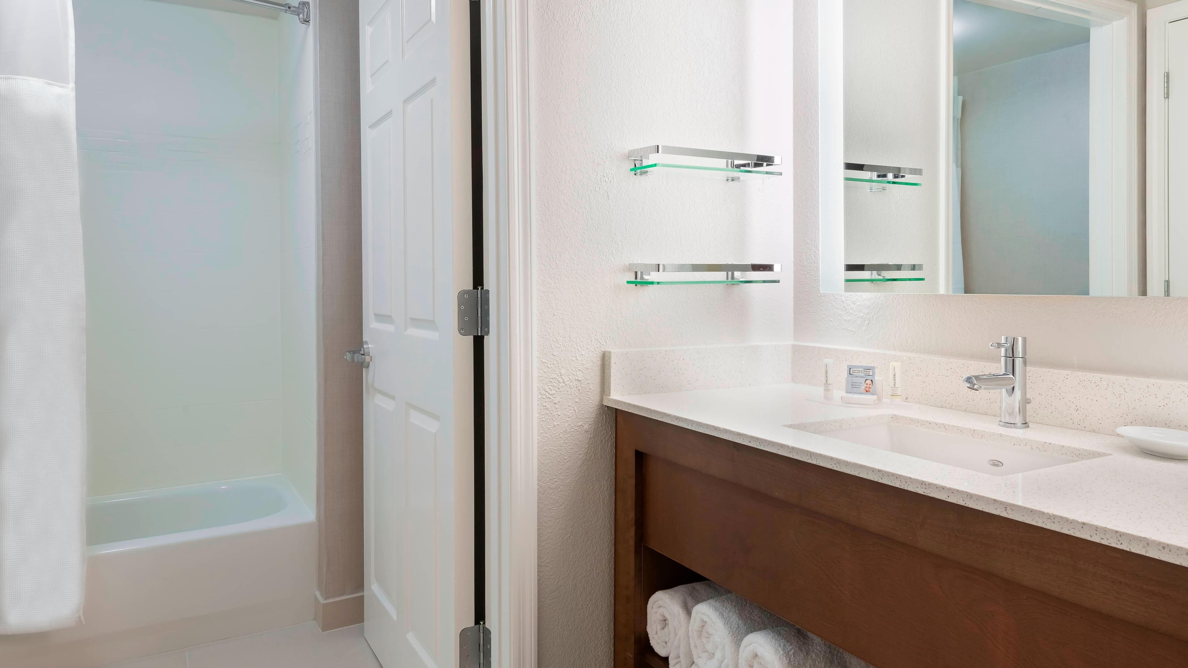 1 Bedroom Suite - Image 4