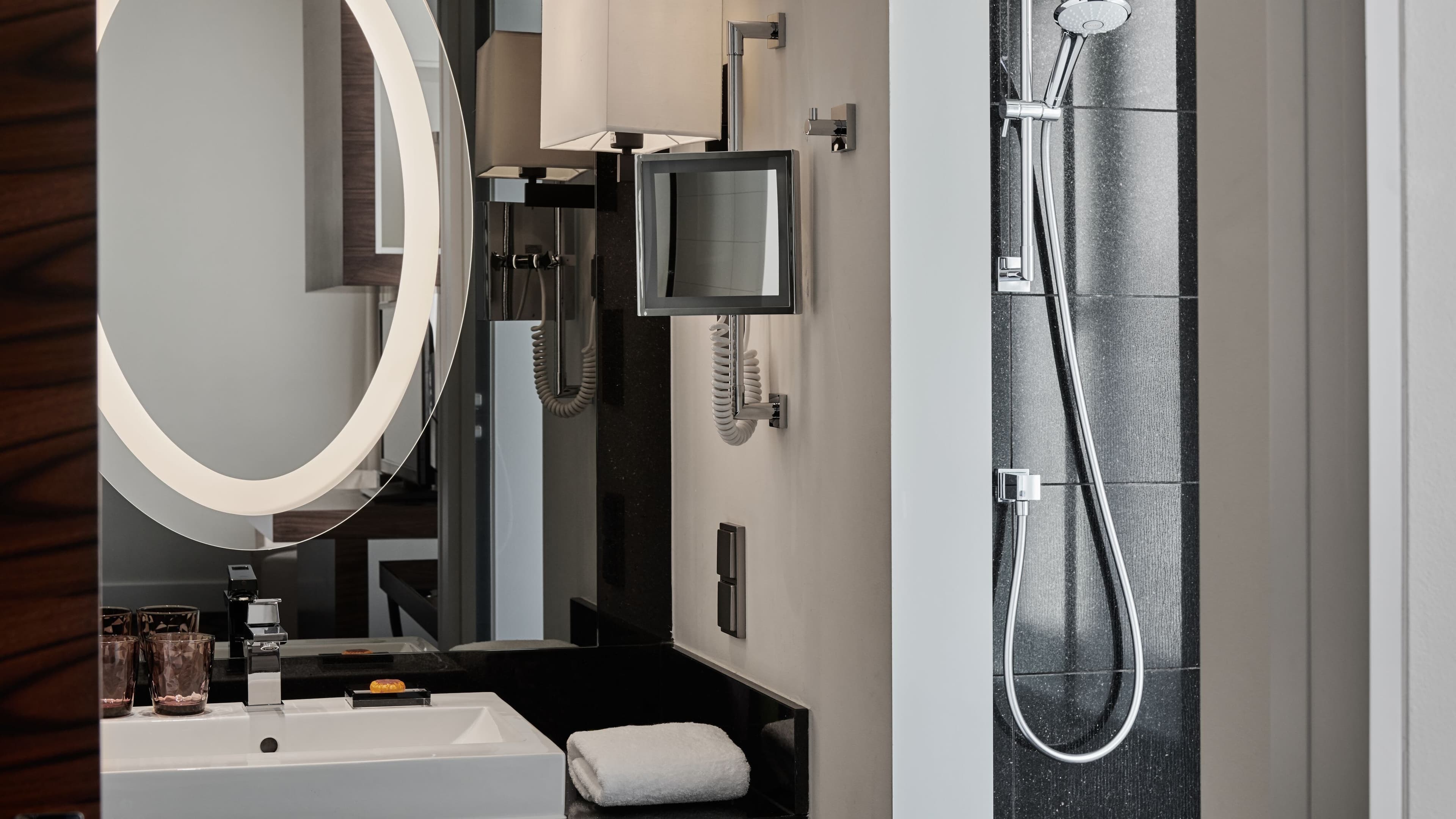 Deluxe room - Image 4