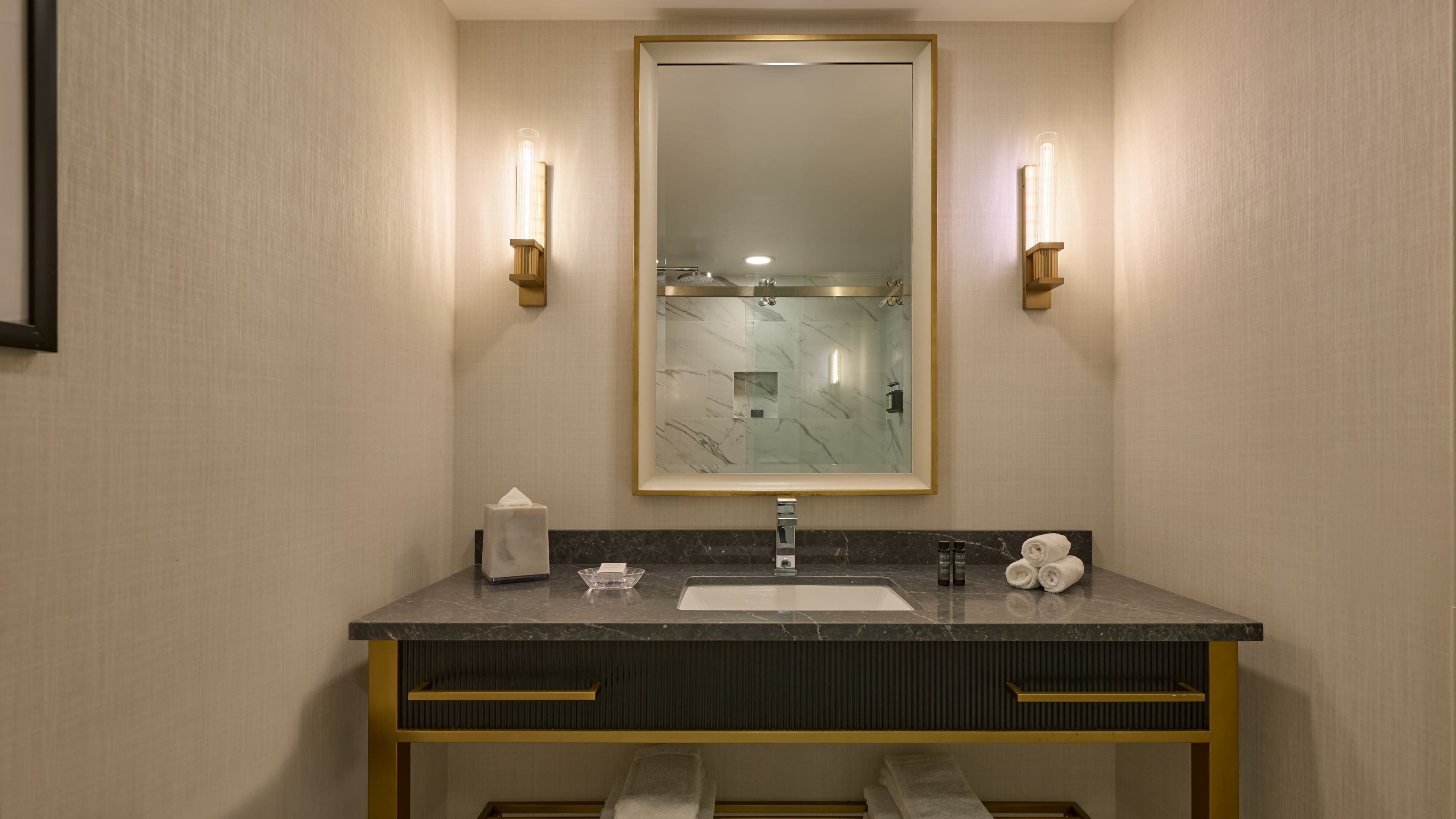 Portrait Queen - Image 7