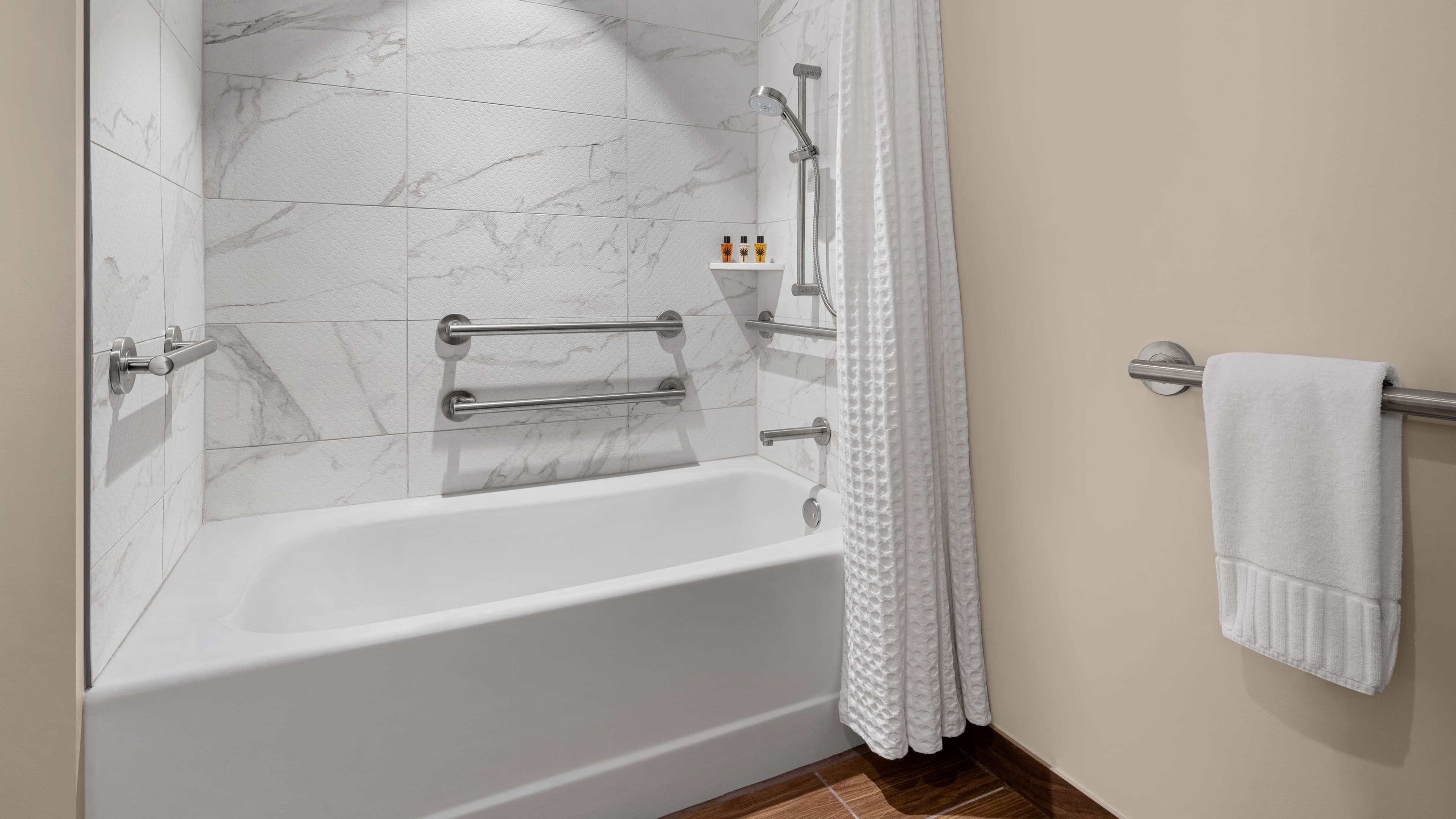 Queen Queen City View - Image 11