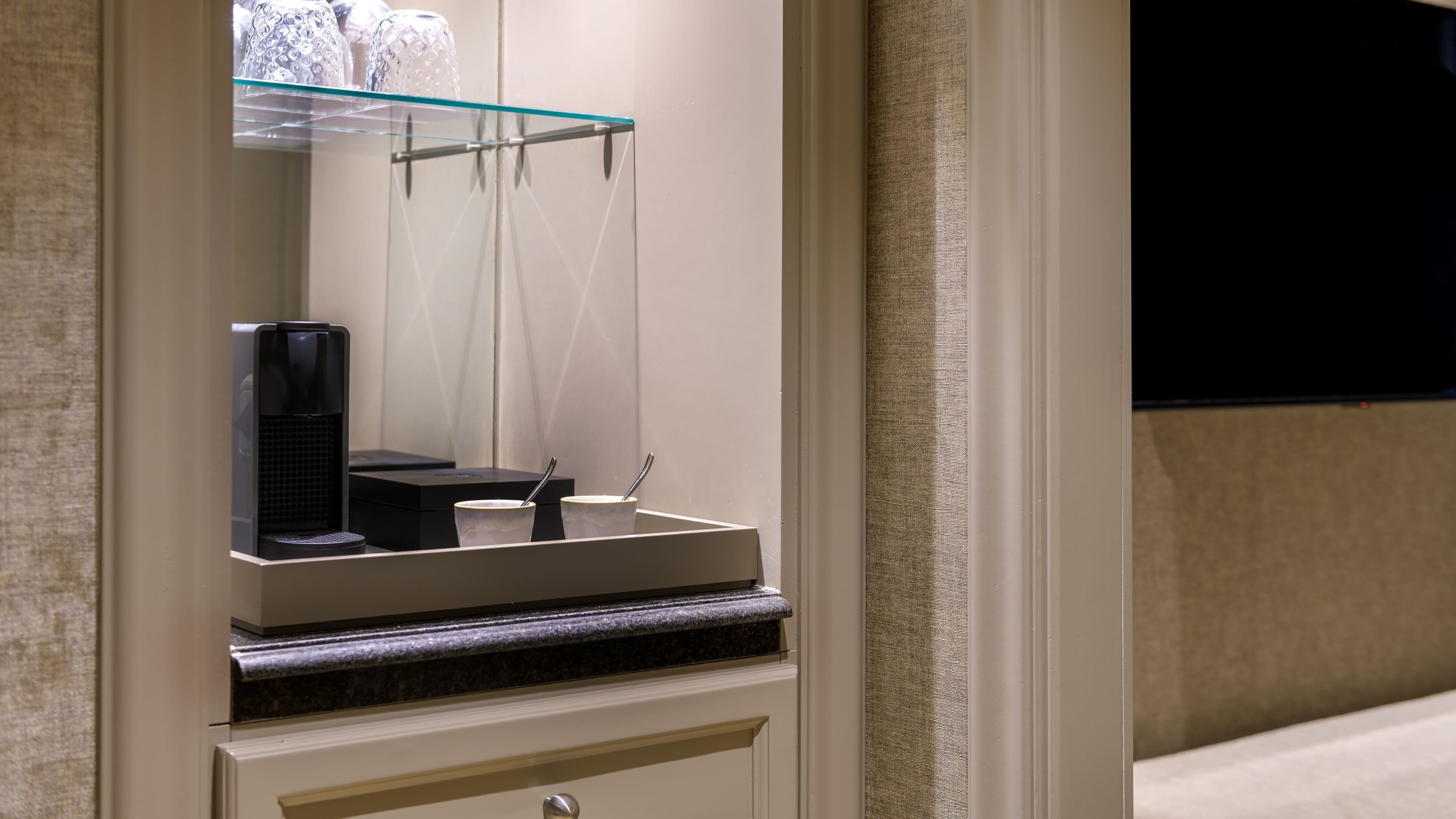 Deluxe Guest room - Image 3