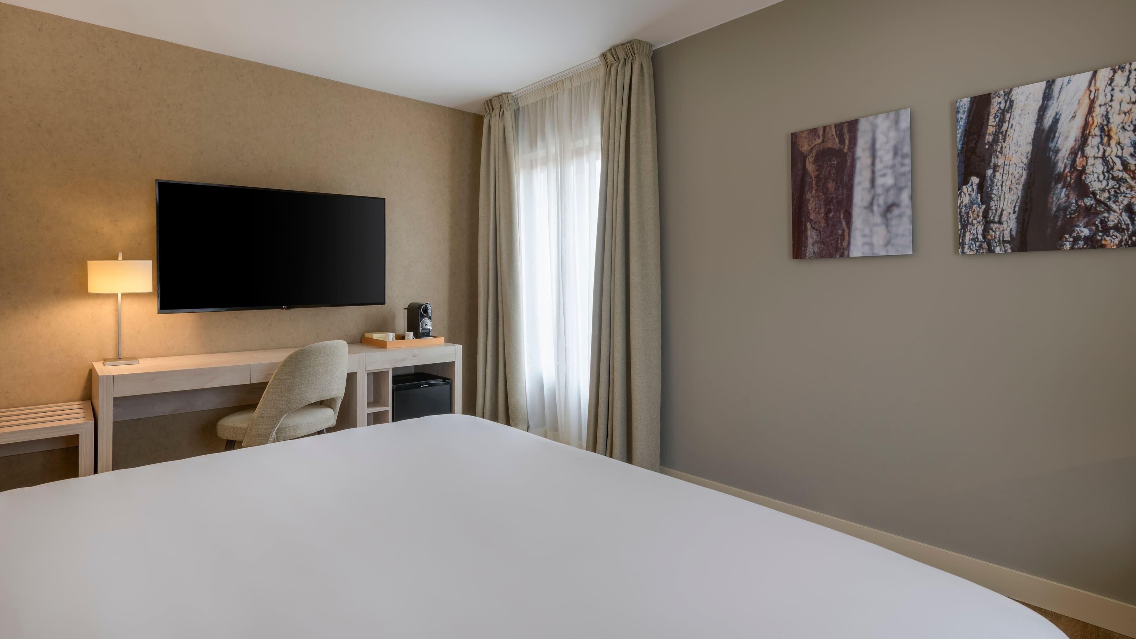 Deluxe Guest room - Image 2