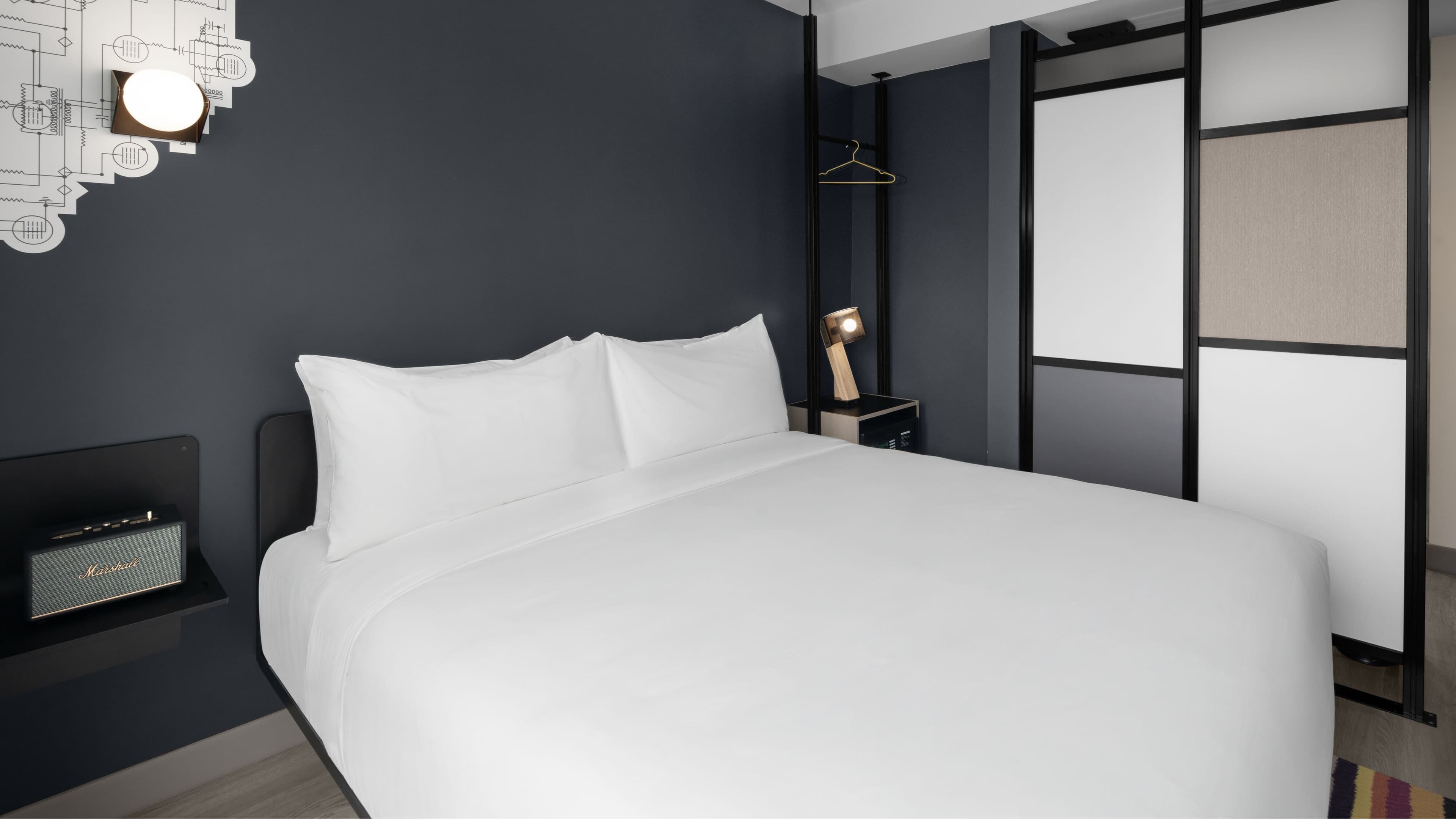 Guest room - 1 King - Image 1