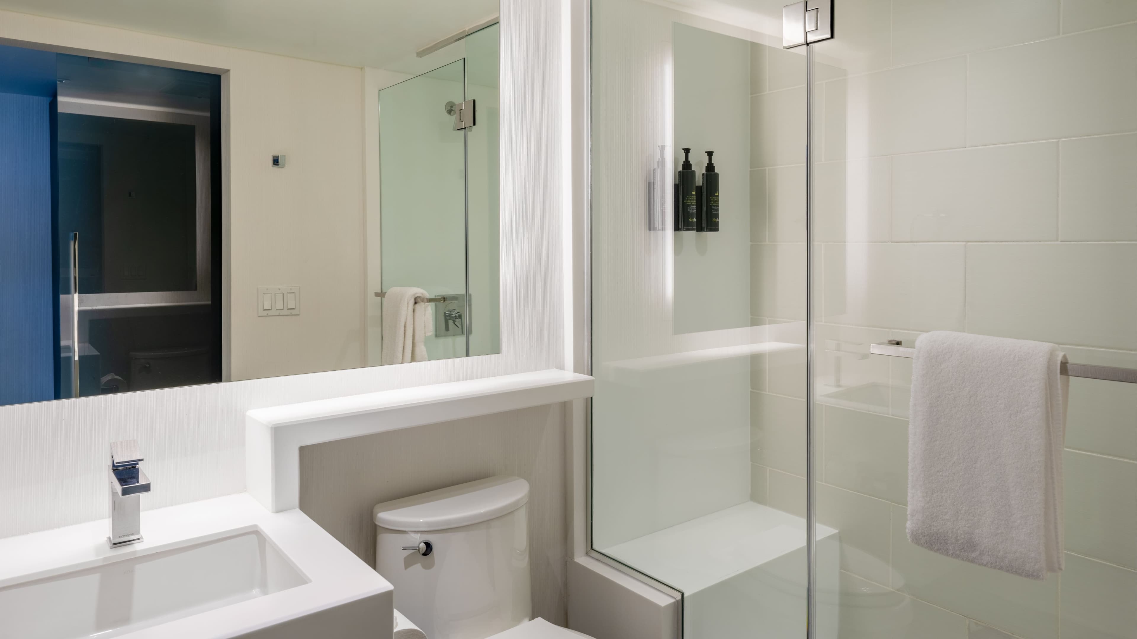 Aloft Guest Room - Image 6