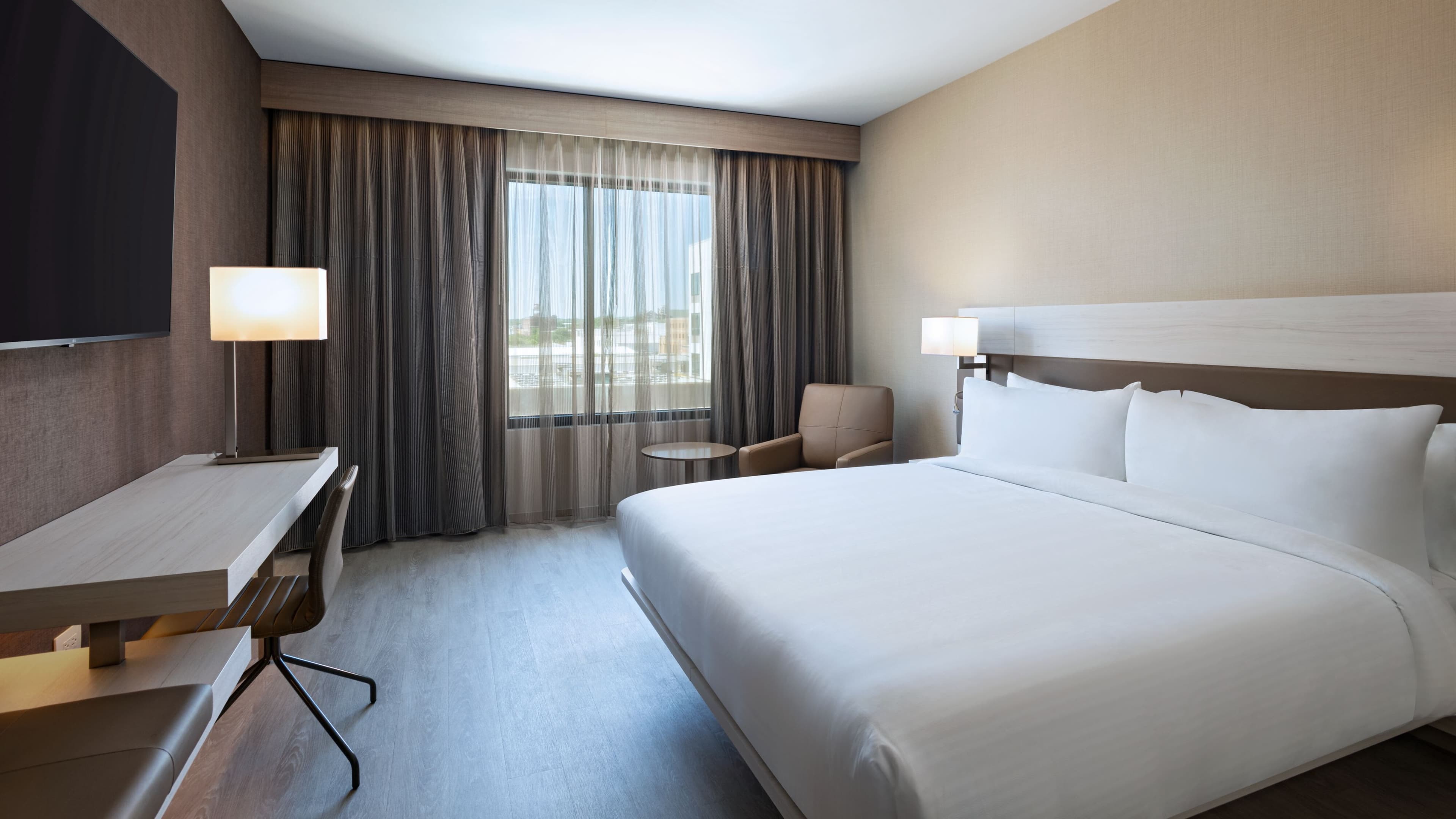 King Guest Room - Image 1