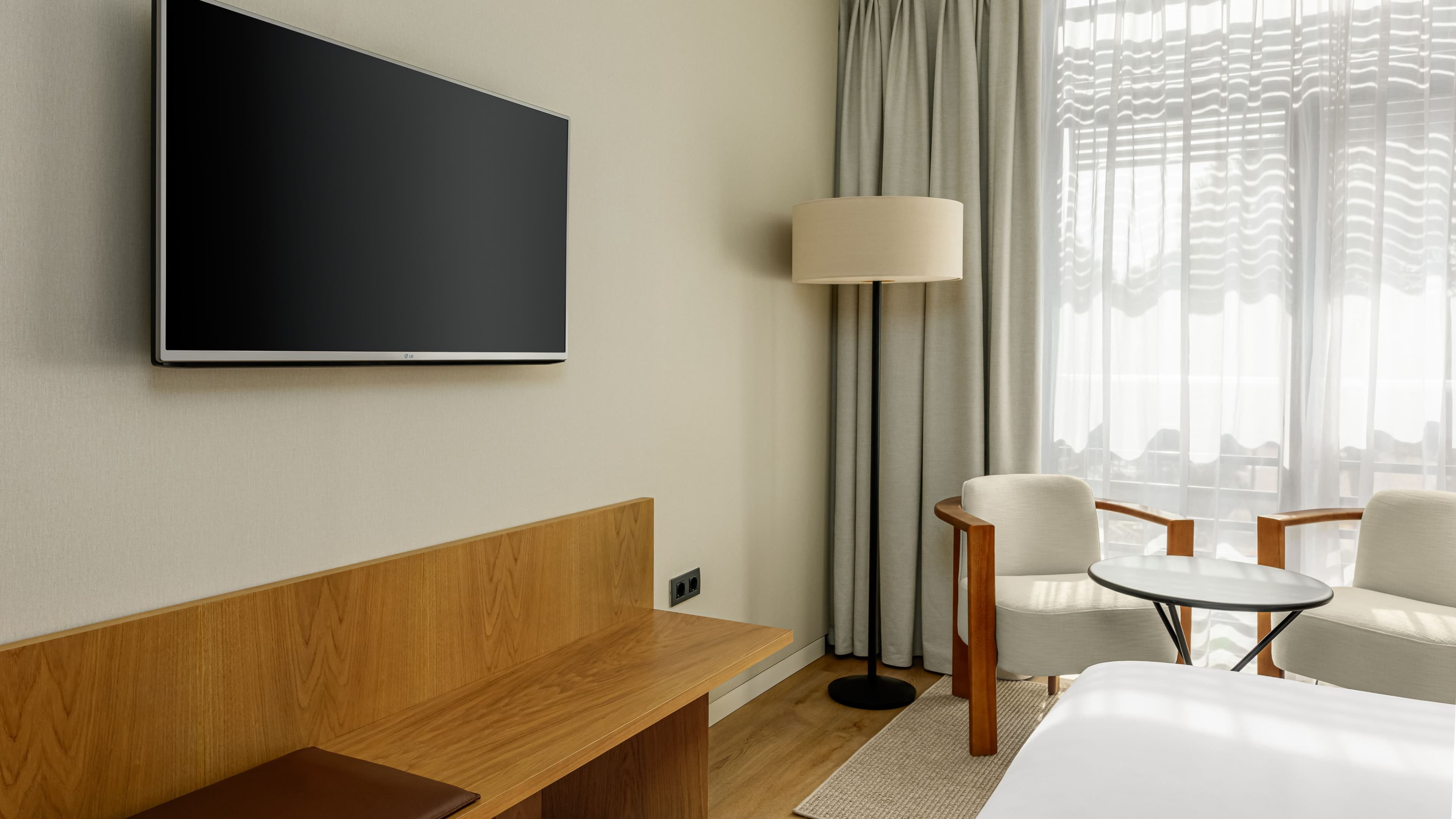 Standard King Garden View - Image 4